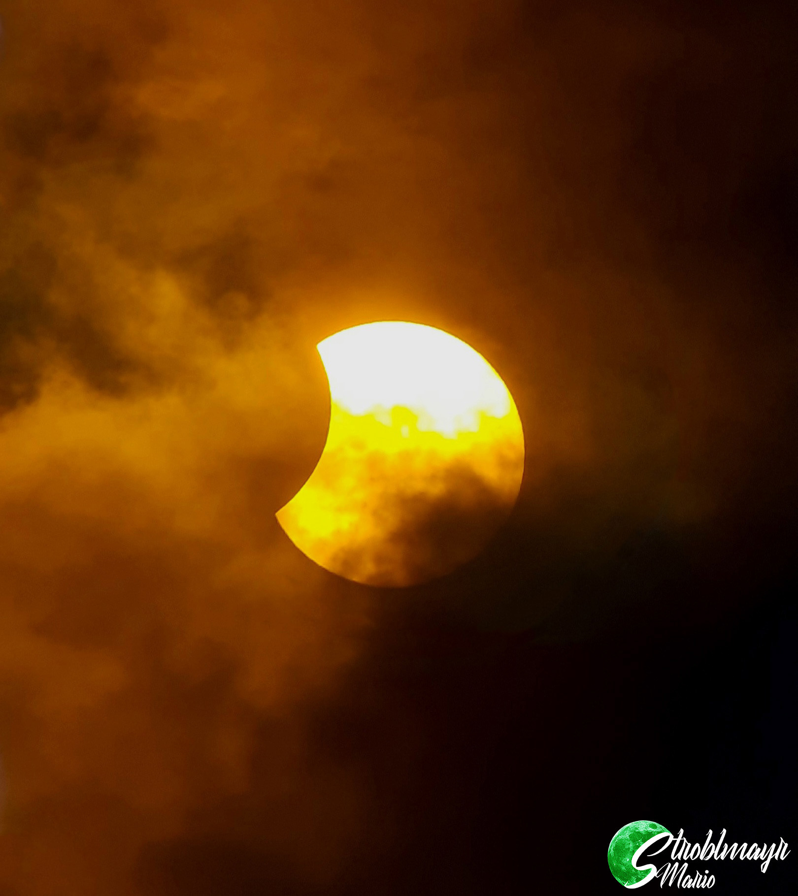 Sonnenfinsternis am 25.10.2022, Handyfoto freihändig durchs 60mm Teleskop mit Sonnenfilter