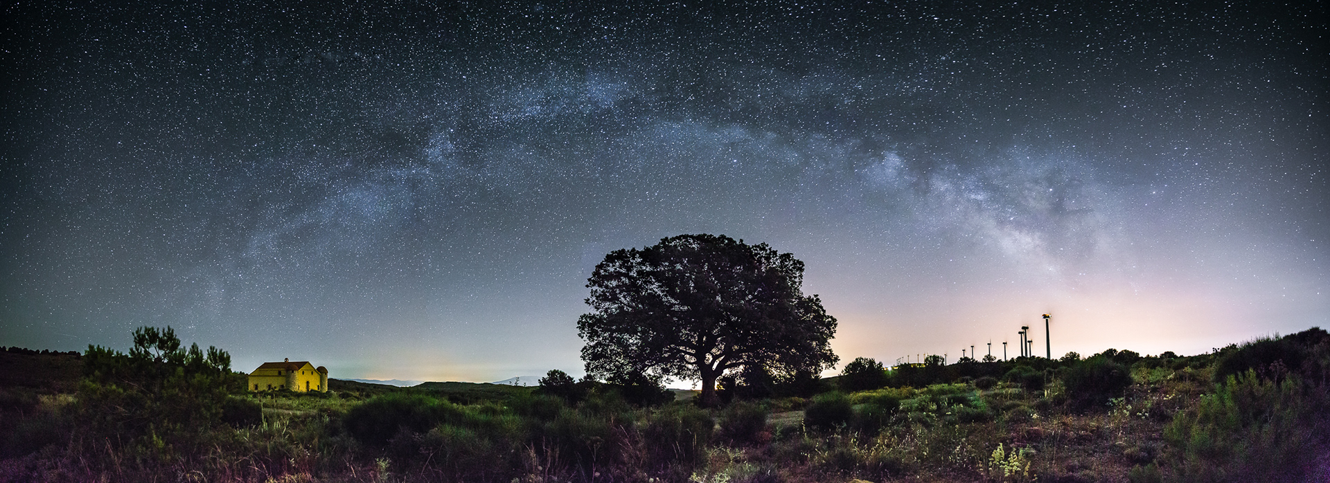 La Vía Láctea y la encina