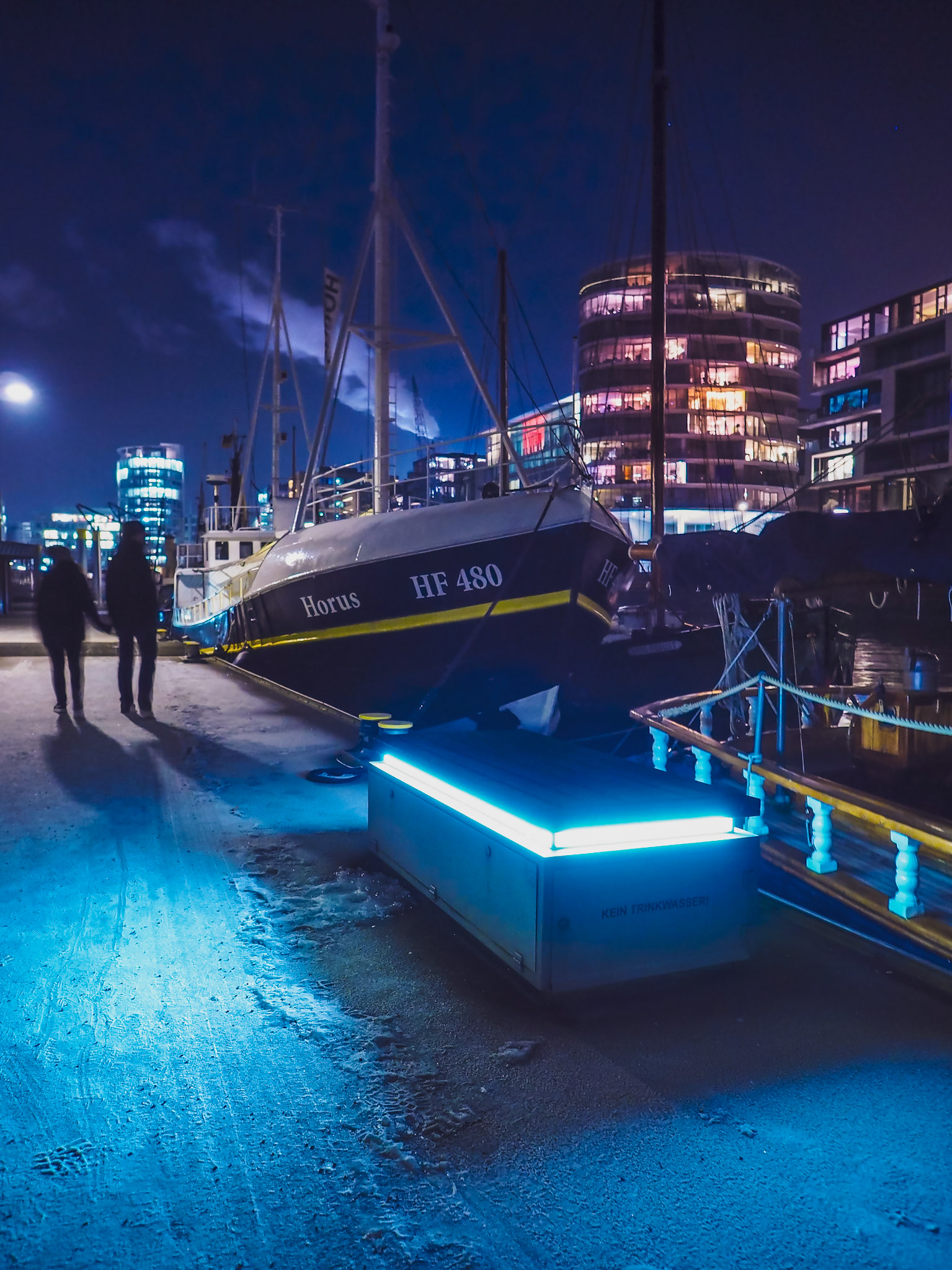 #N100-20_Hafencity_Night