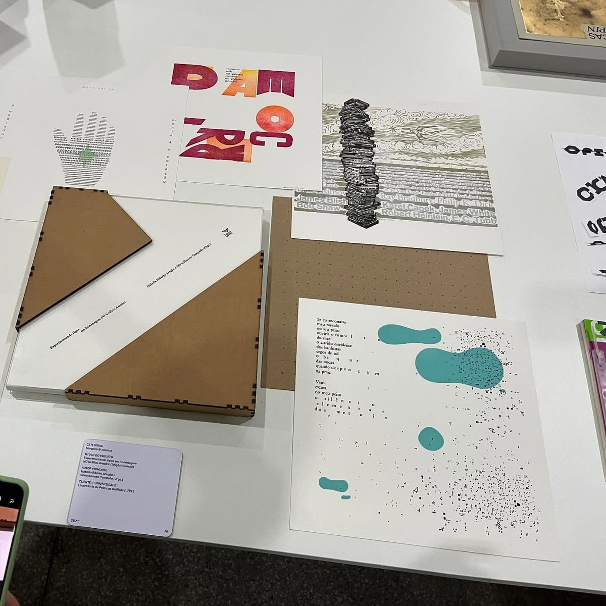 Catálogo exposto na 14ª Bienal Brasileira de Design