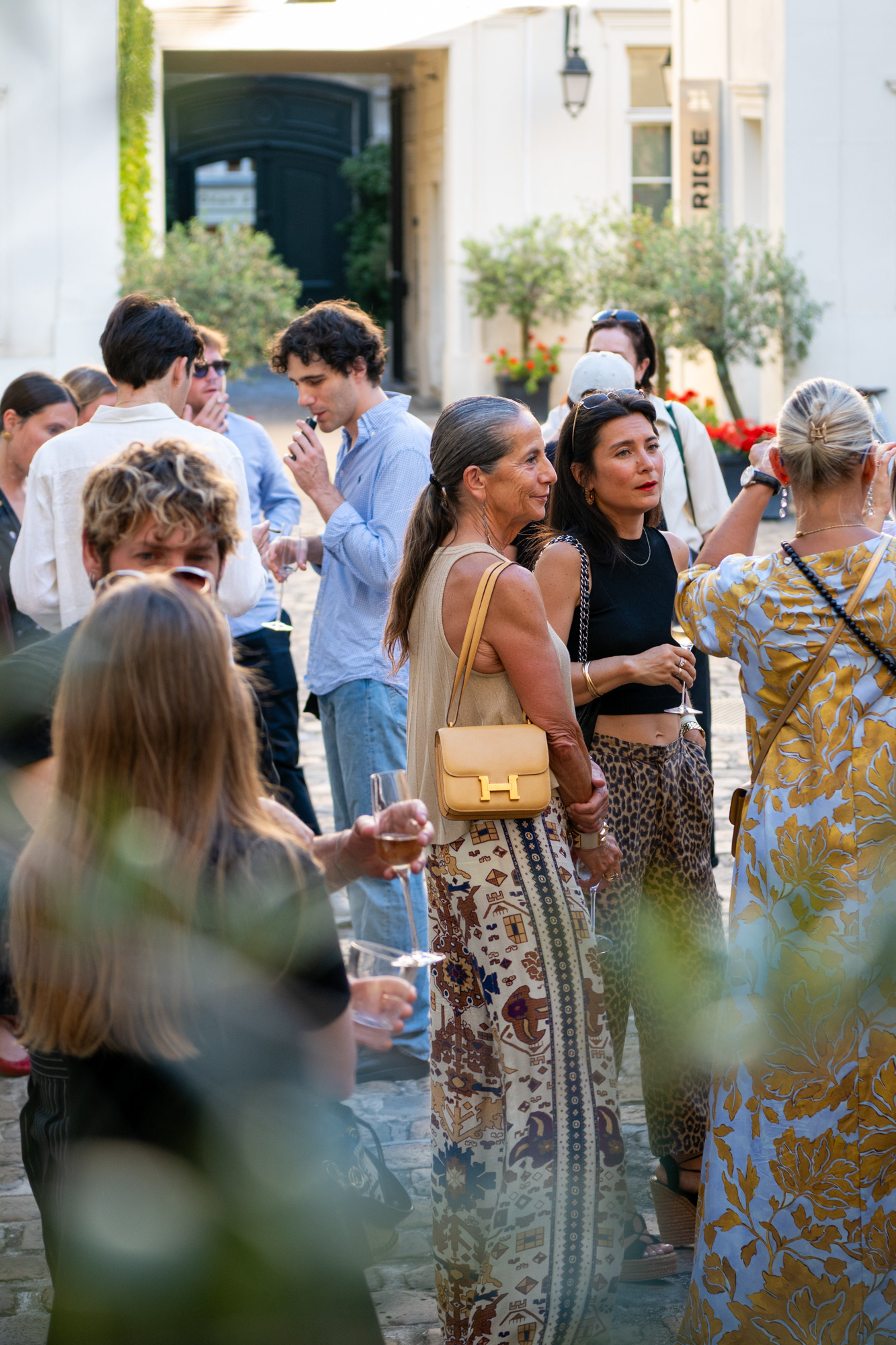 Vernissage, Paris