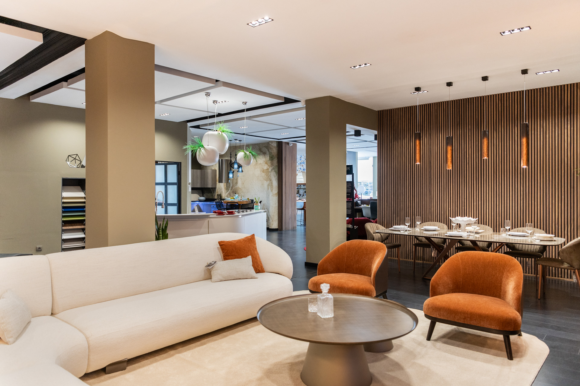 Showroom L'Expo, Gabon