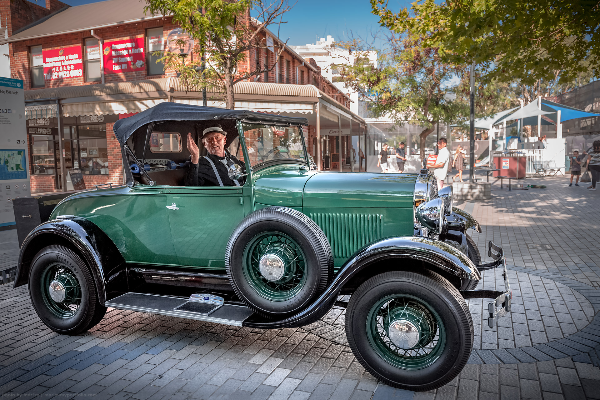 Photographed by me at his car show in 2017. Ken said he didn't prefer this edition. But my husband said it's nice. So I placed this one here. And I tried to make a new edition after the shocking news. And the next one is the one. I hope you would like one of them.