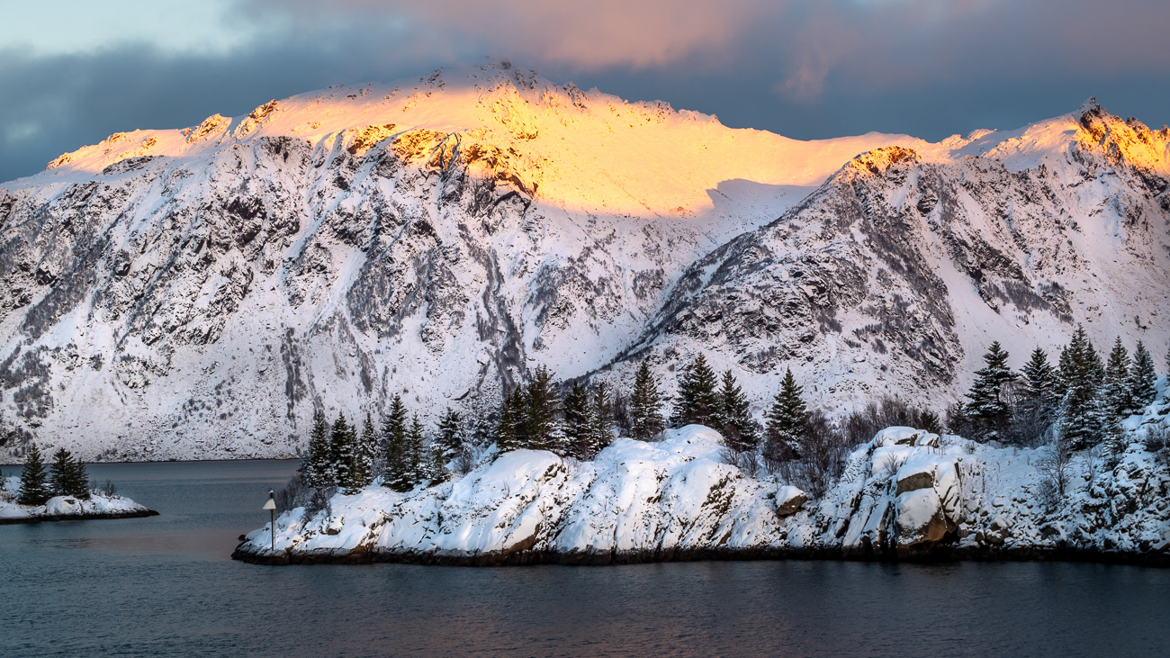 Lofoten Islands - Norway.  Lovely Lofoten Islands - Image taken 20-11-23