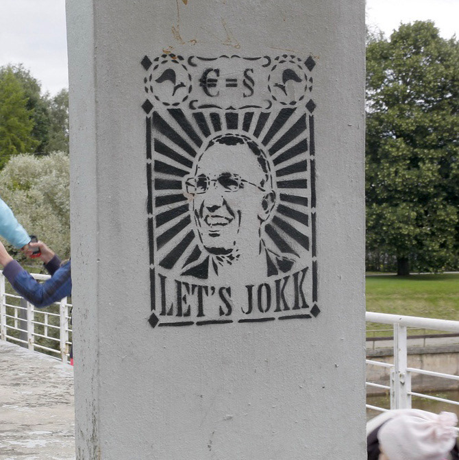 Foto: suurjalutuskaik.blogspot.com "Let's JOKK!" graffiti Tartu südalinnas karsilla postil. 2012. a