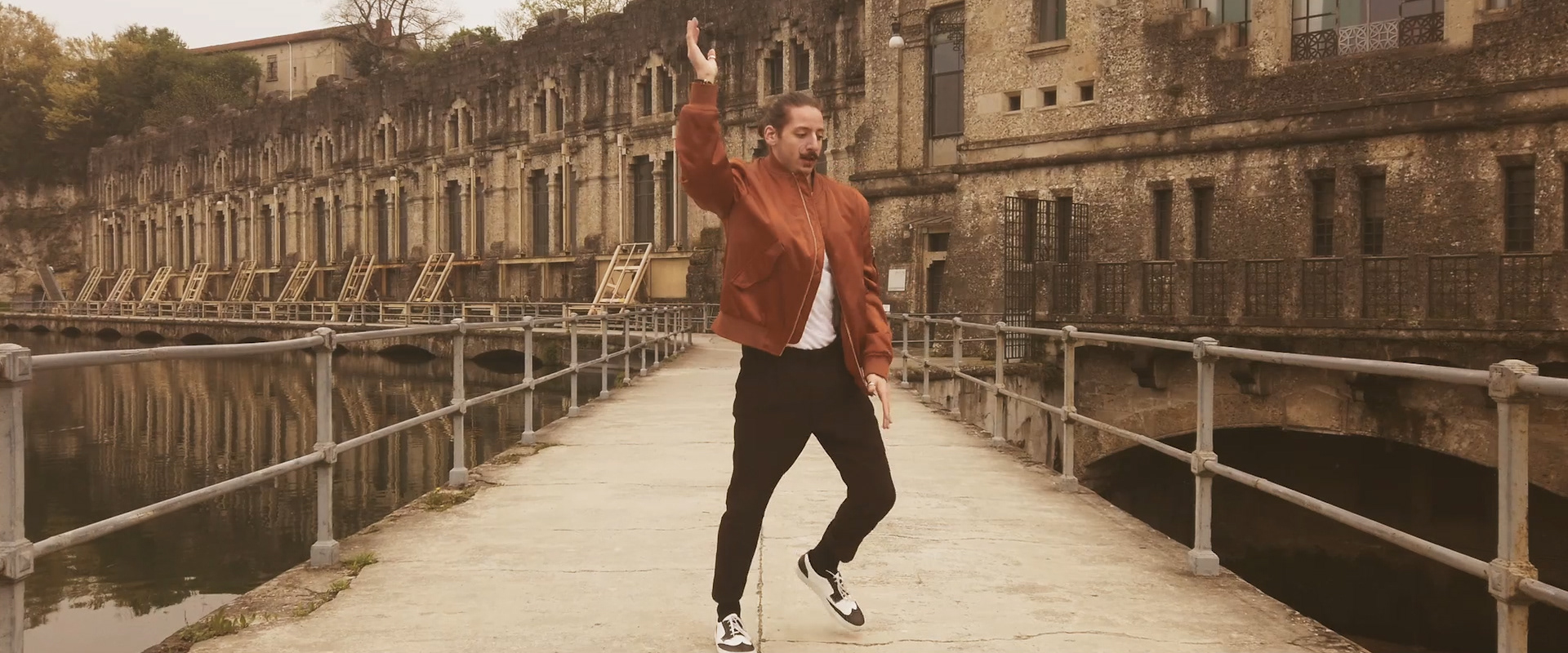 Amos | Insegnante di danza
