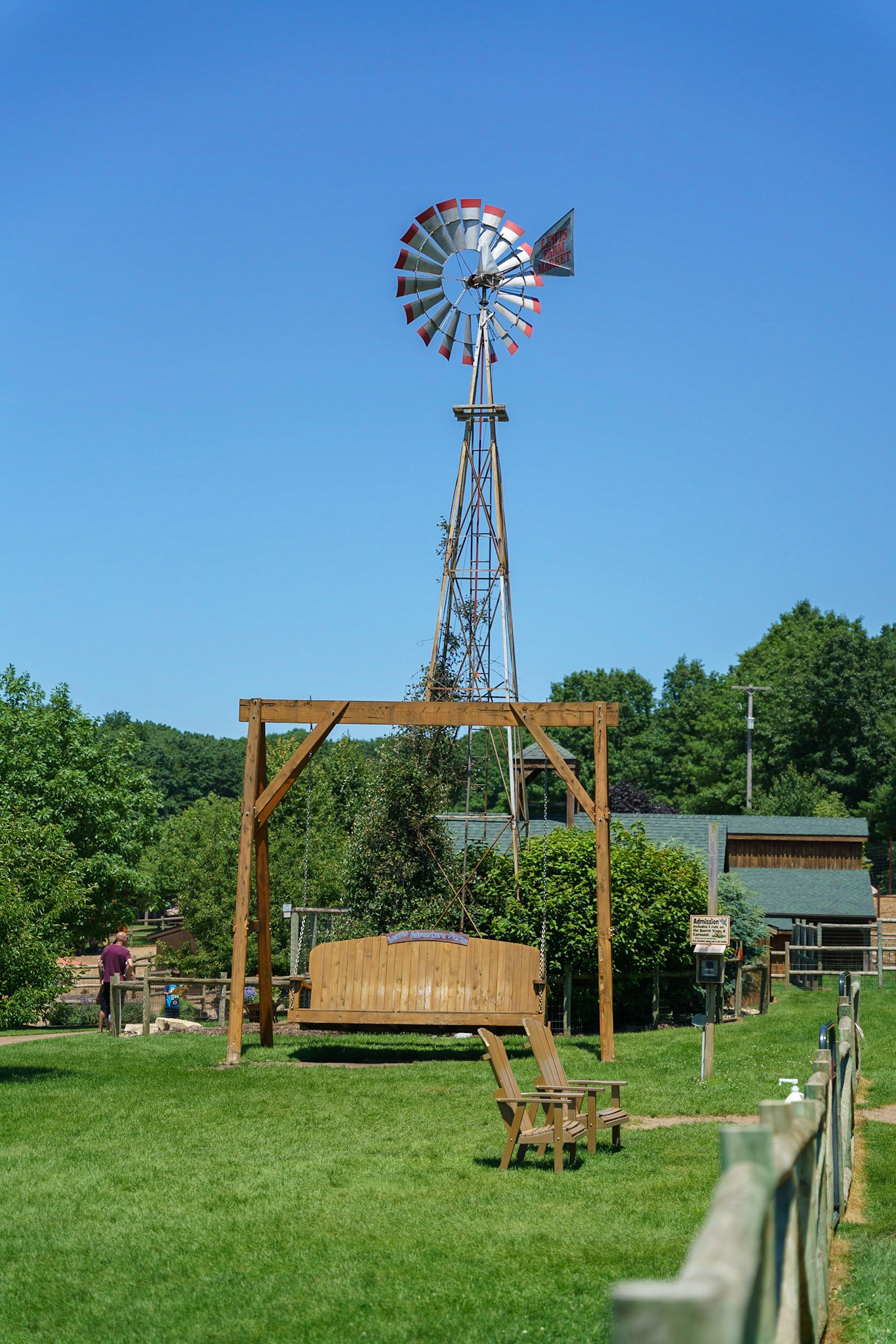 Photo by Jon Roost (www.jonroostphotos.com)