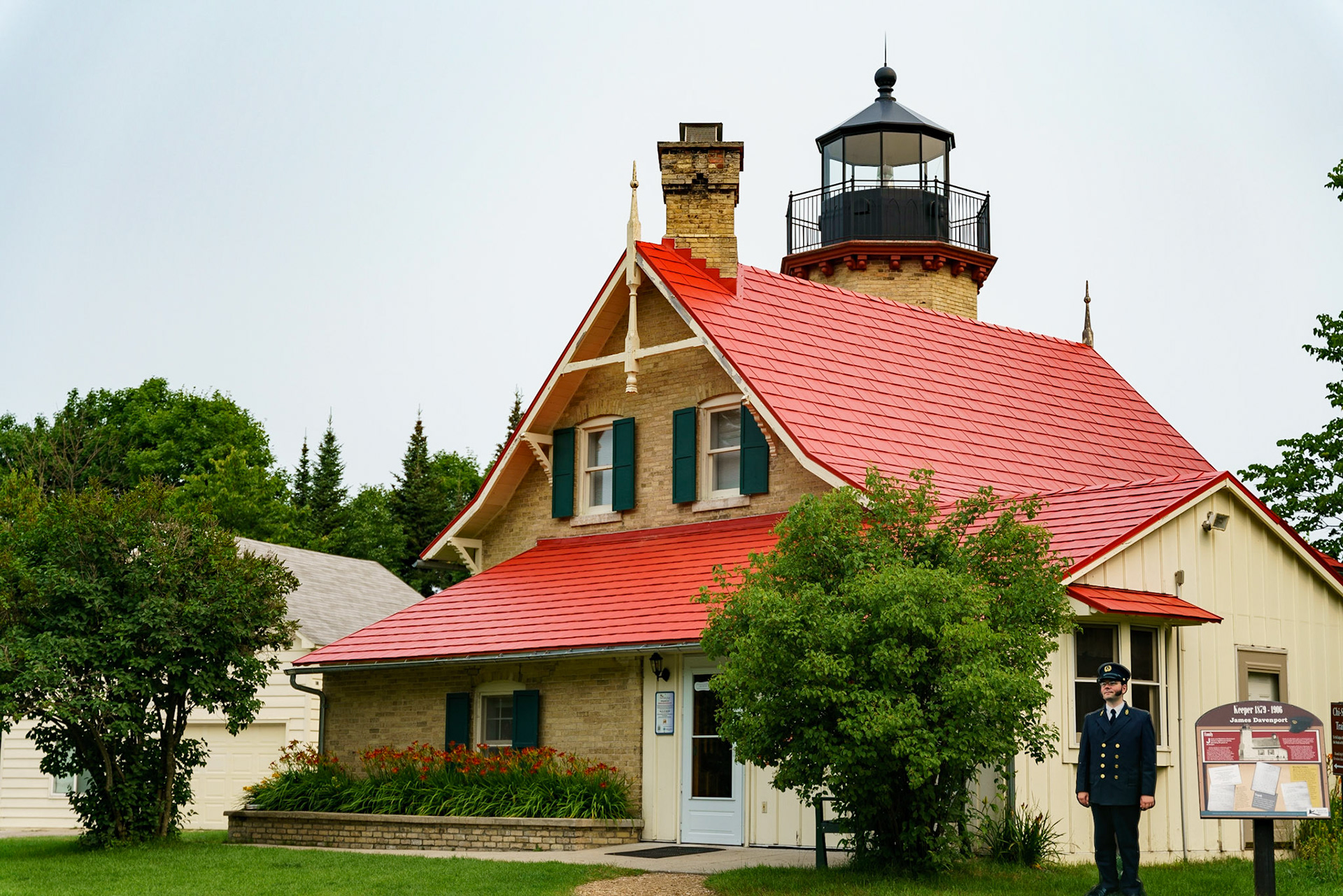 Photo by Jon Roost (www.jonroostphotos.com)