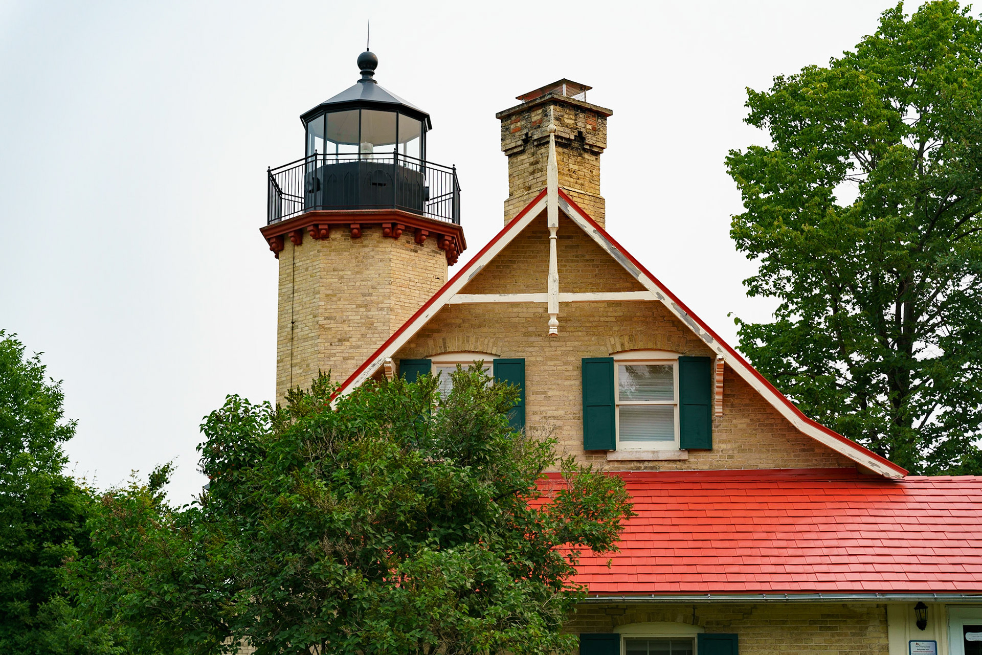 Photo by Jon Roost (www.jonroostphotos.com)