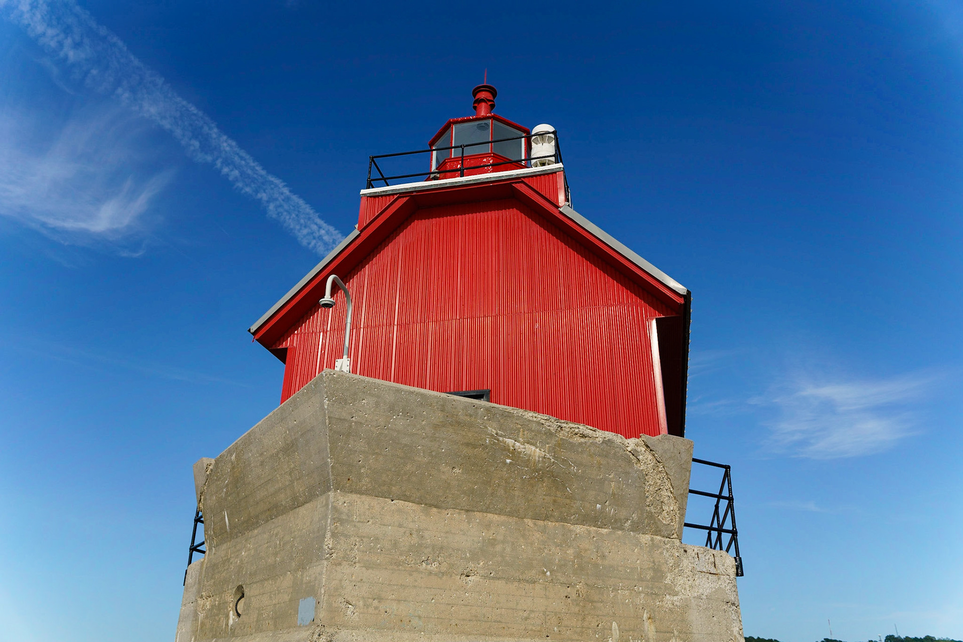Photo by Jon Roost (www.jonroostphotos.com)