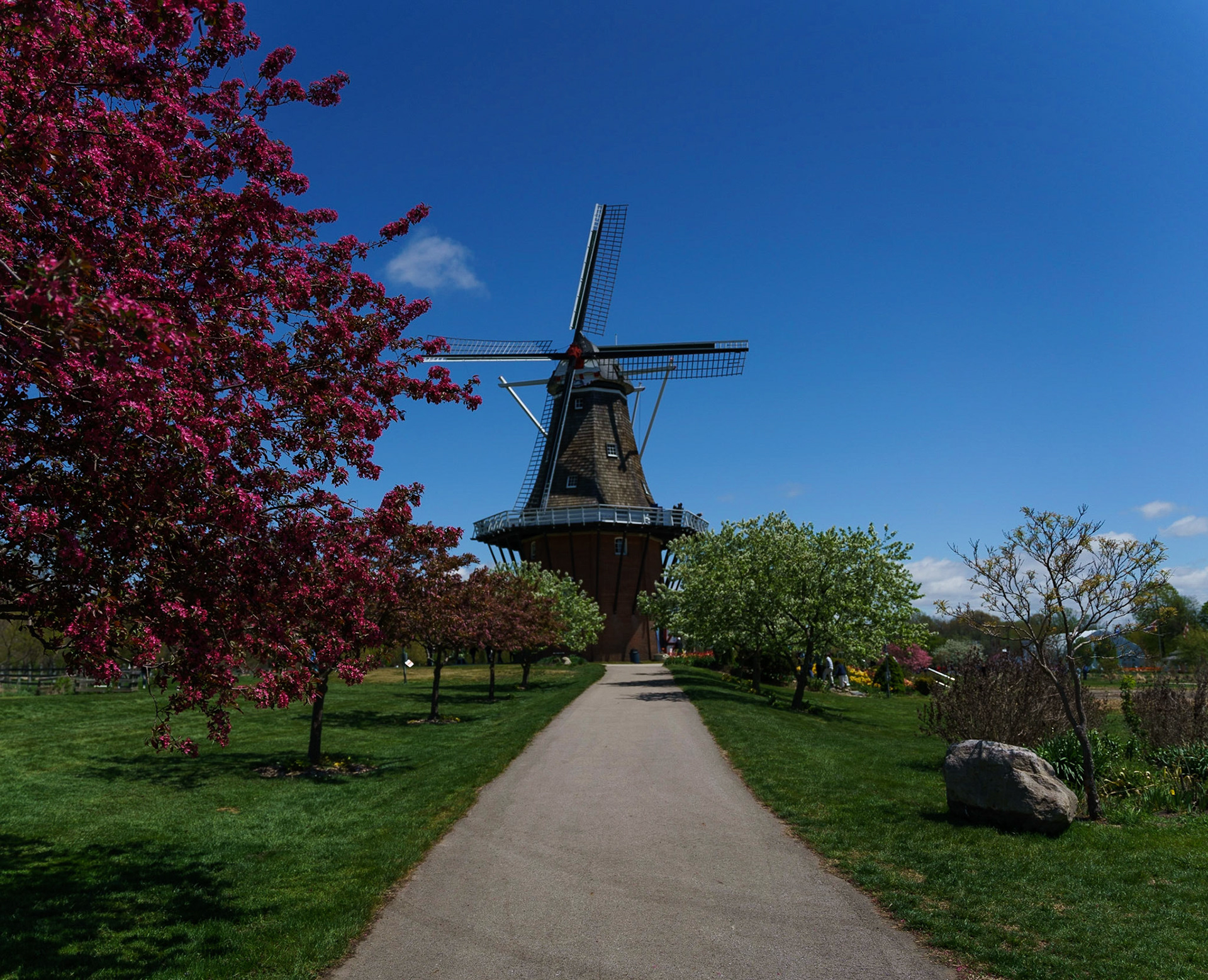 Photo by Jon Roost (www.jonroostphotos.com)