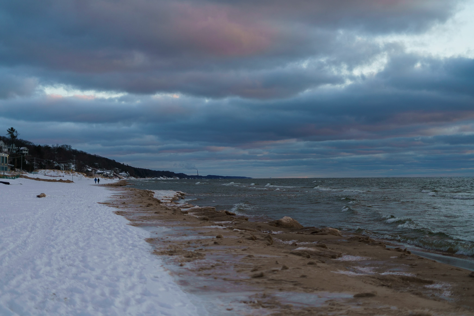 Photo by Jon Roost (www.jonroostphotos.com)