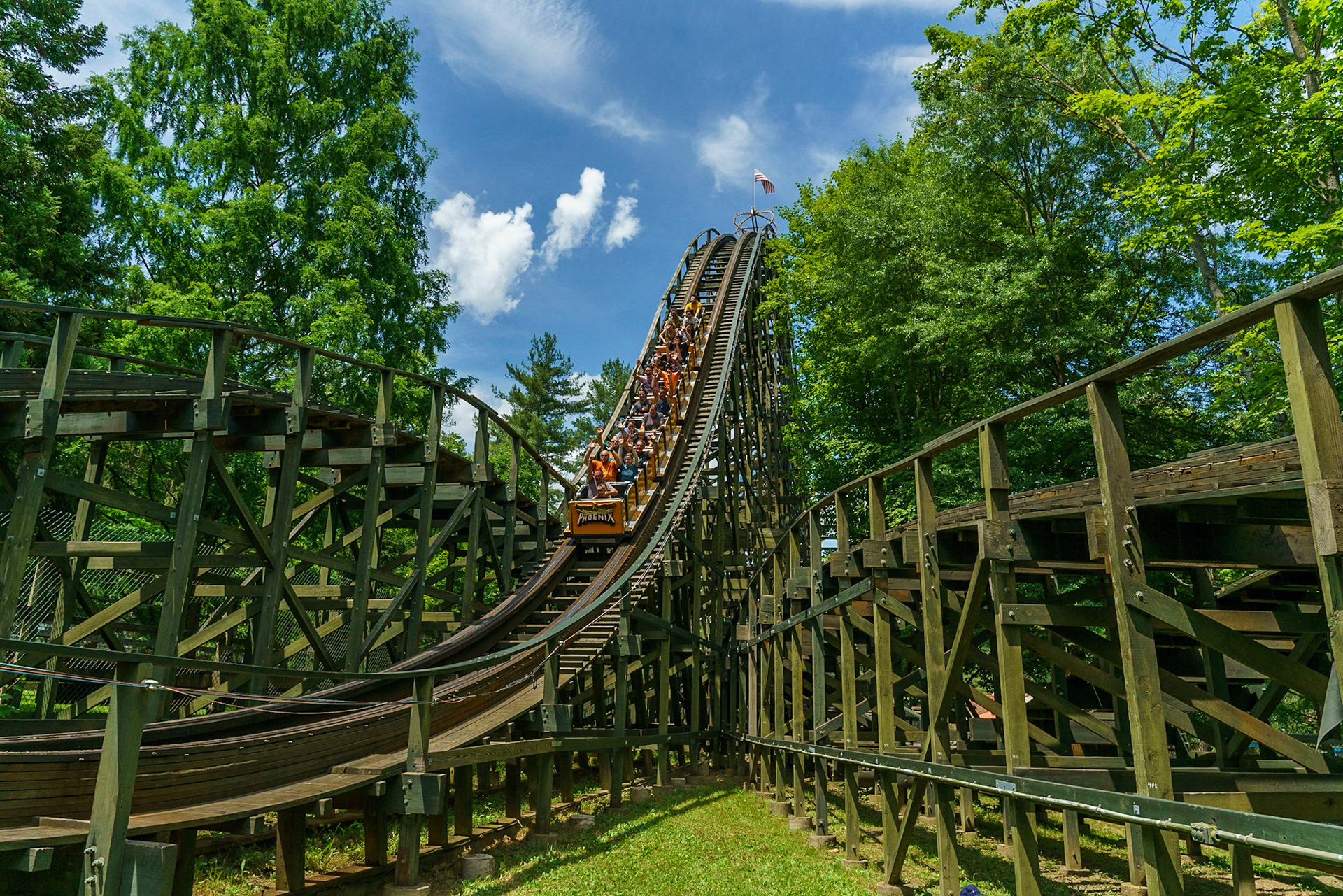 Photo by Jon Roost (www.jonroostphotos.com)