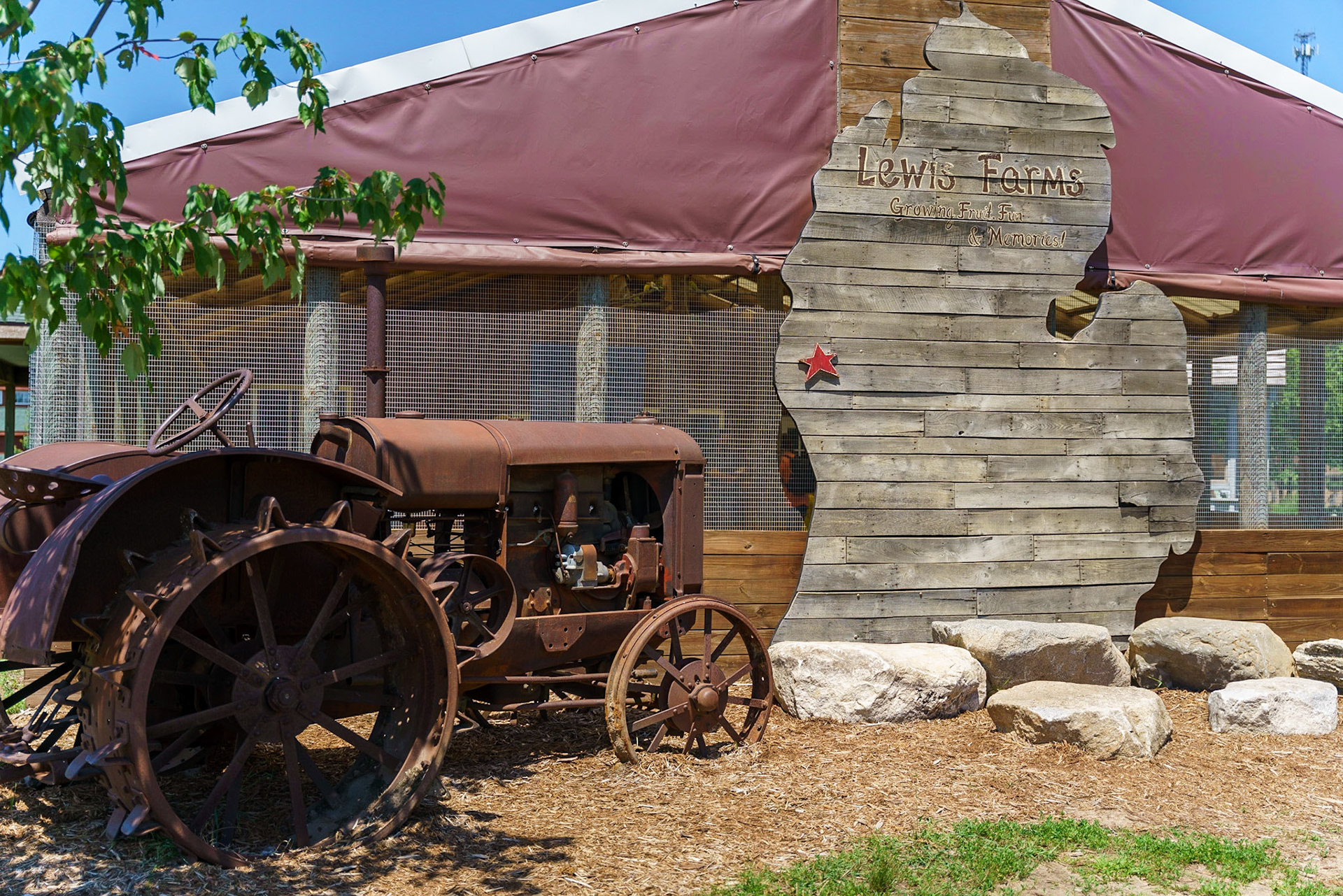 Photo by Jon Roost (www.jonroostphotos.com)