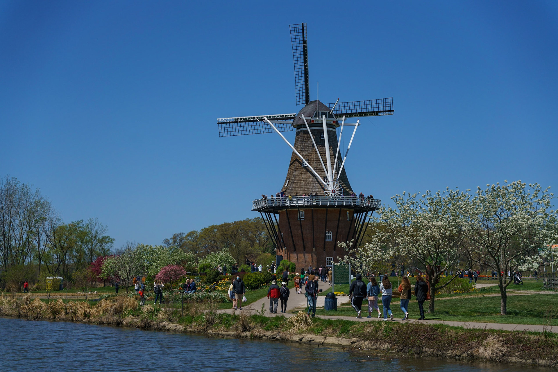 Photo by Jon Roost (www.jonroostphotos.com)