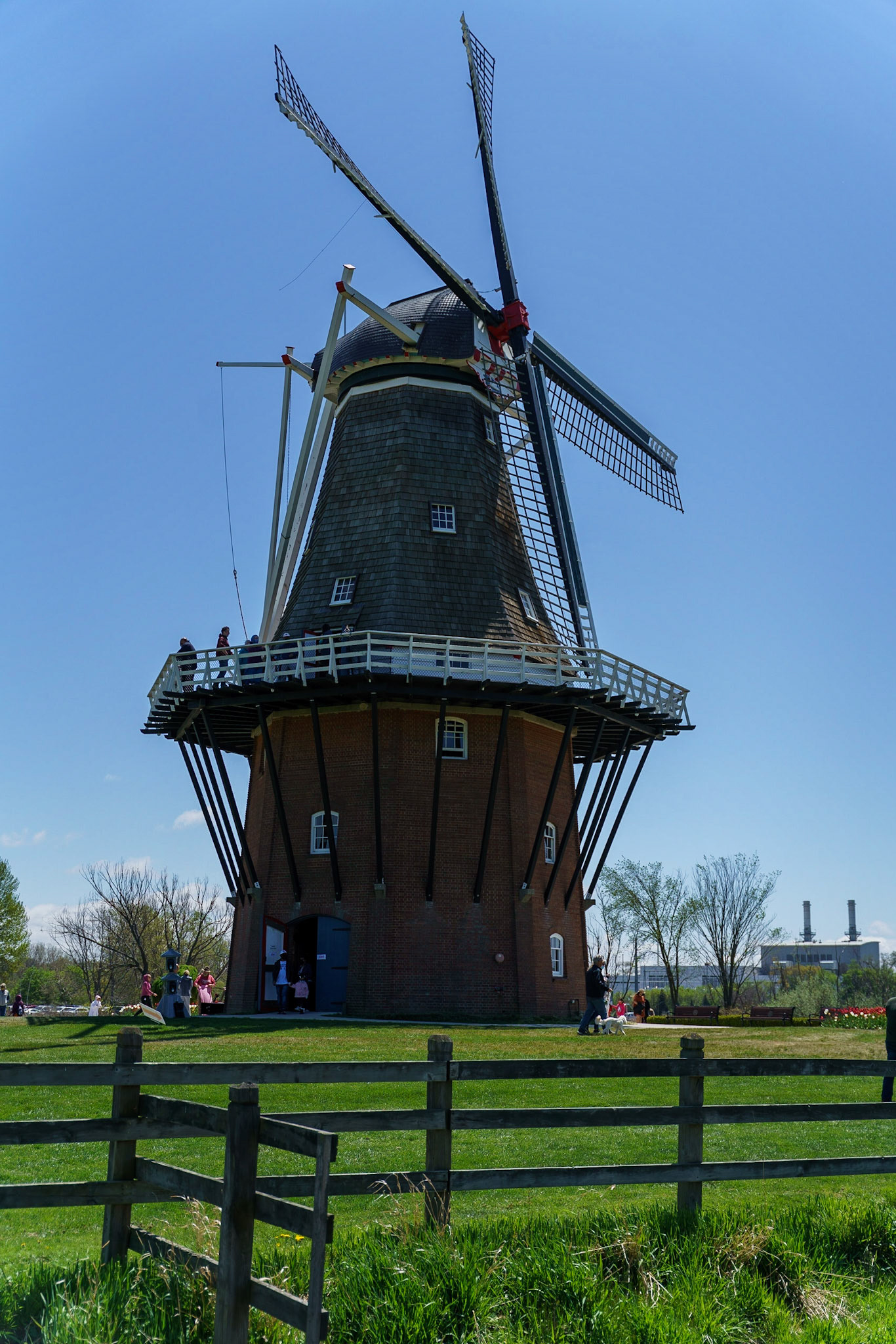 Photo by Jon Roost (www.jonroostphotos.com)