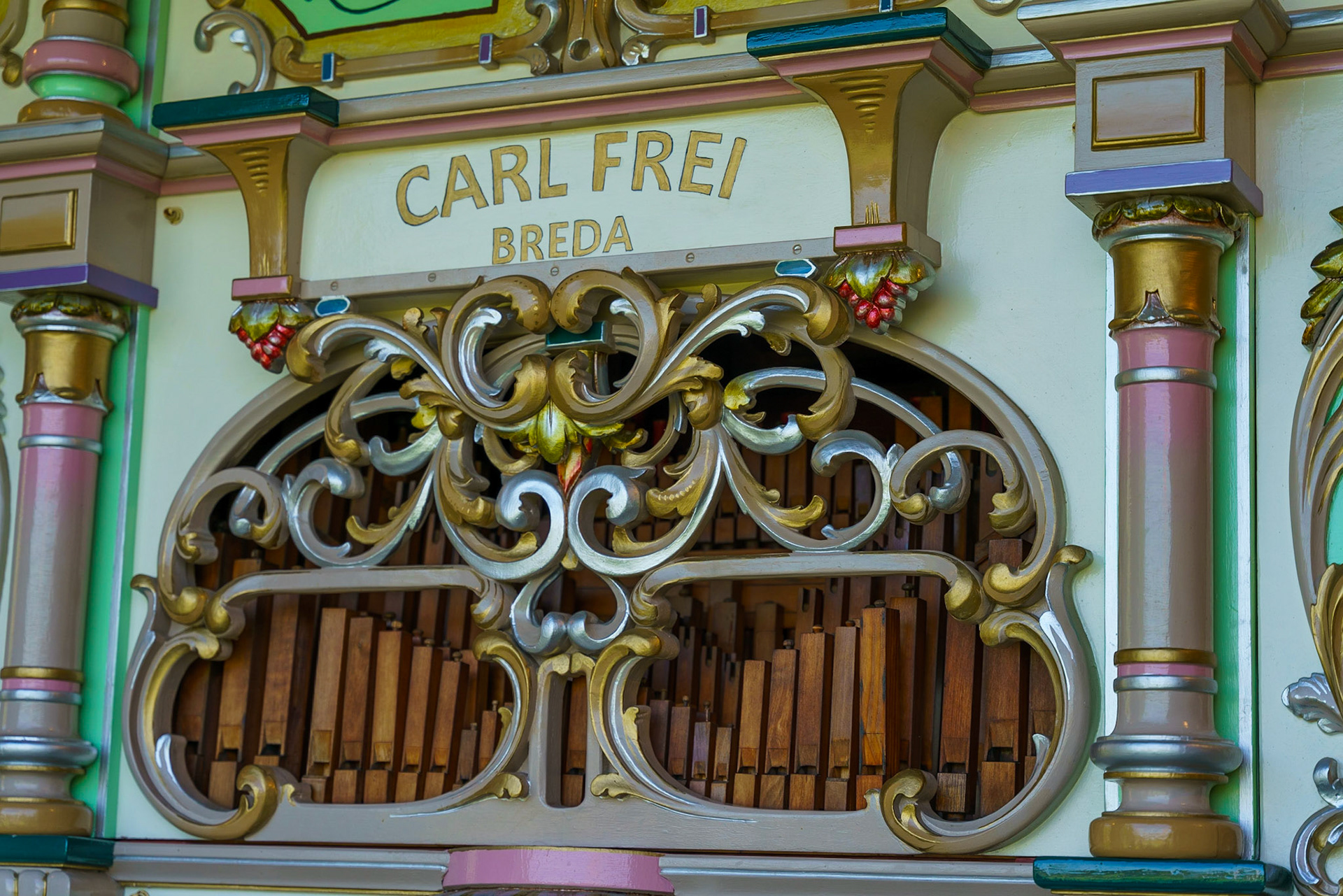 Photo by Jon Roost (www.jonroostphotos.com)