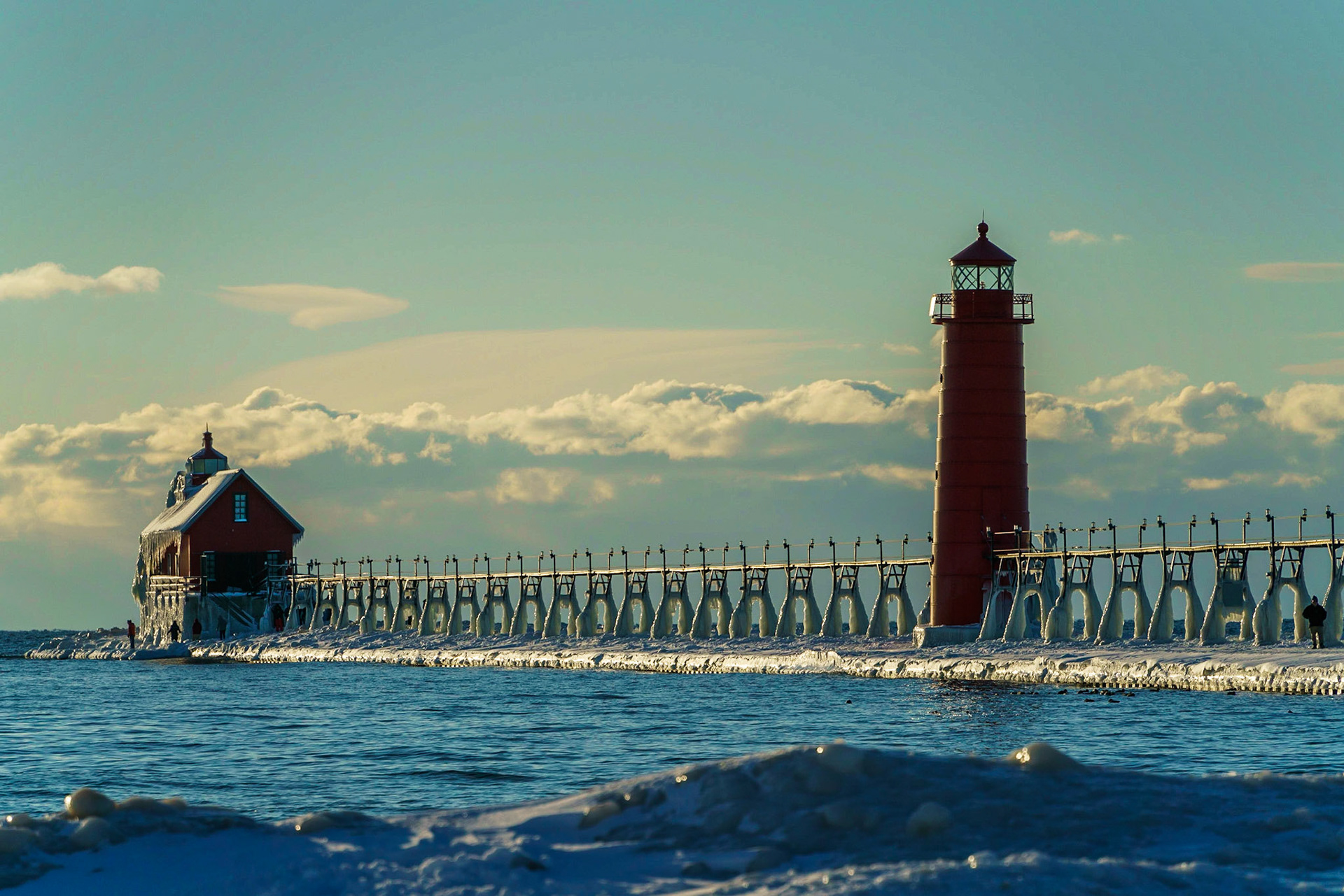 Photo by Jon Roost (www.jonroostphotos.com)