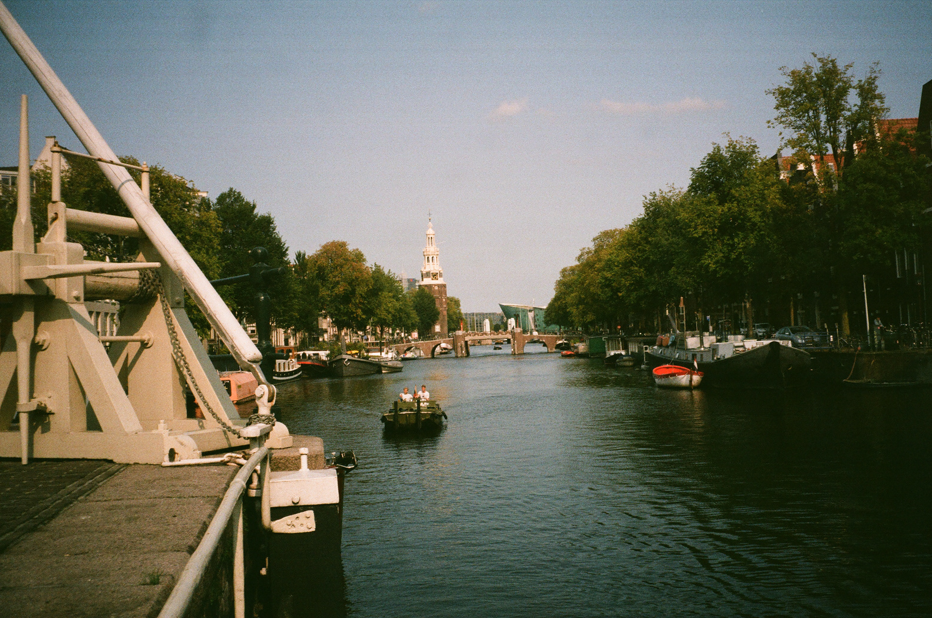 Twen Zoë © fuji200 35mm