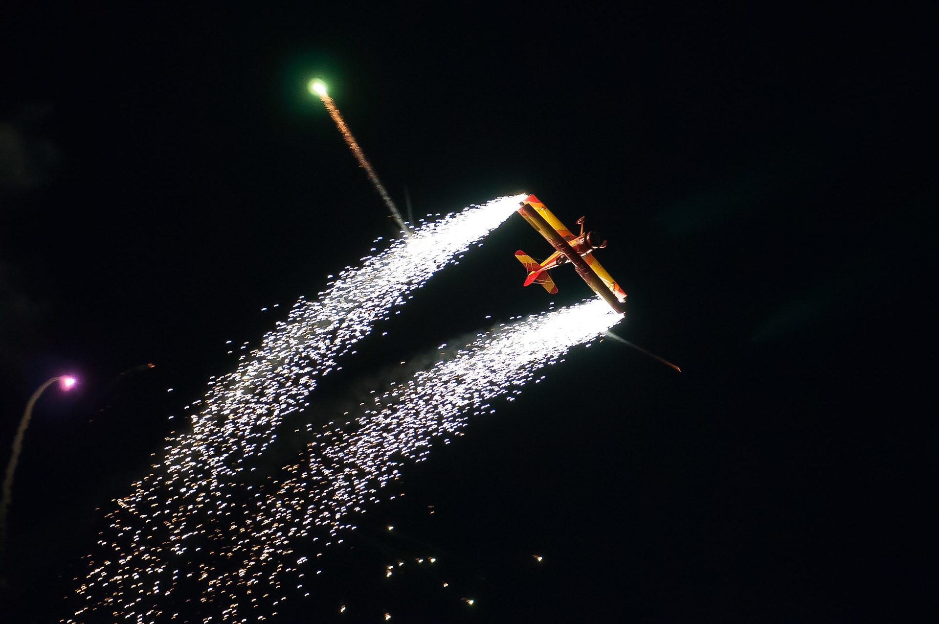 Gene Soucy - Showcat - Night Airshow EAA Airventure