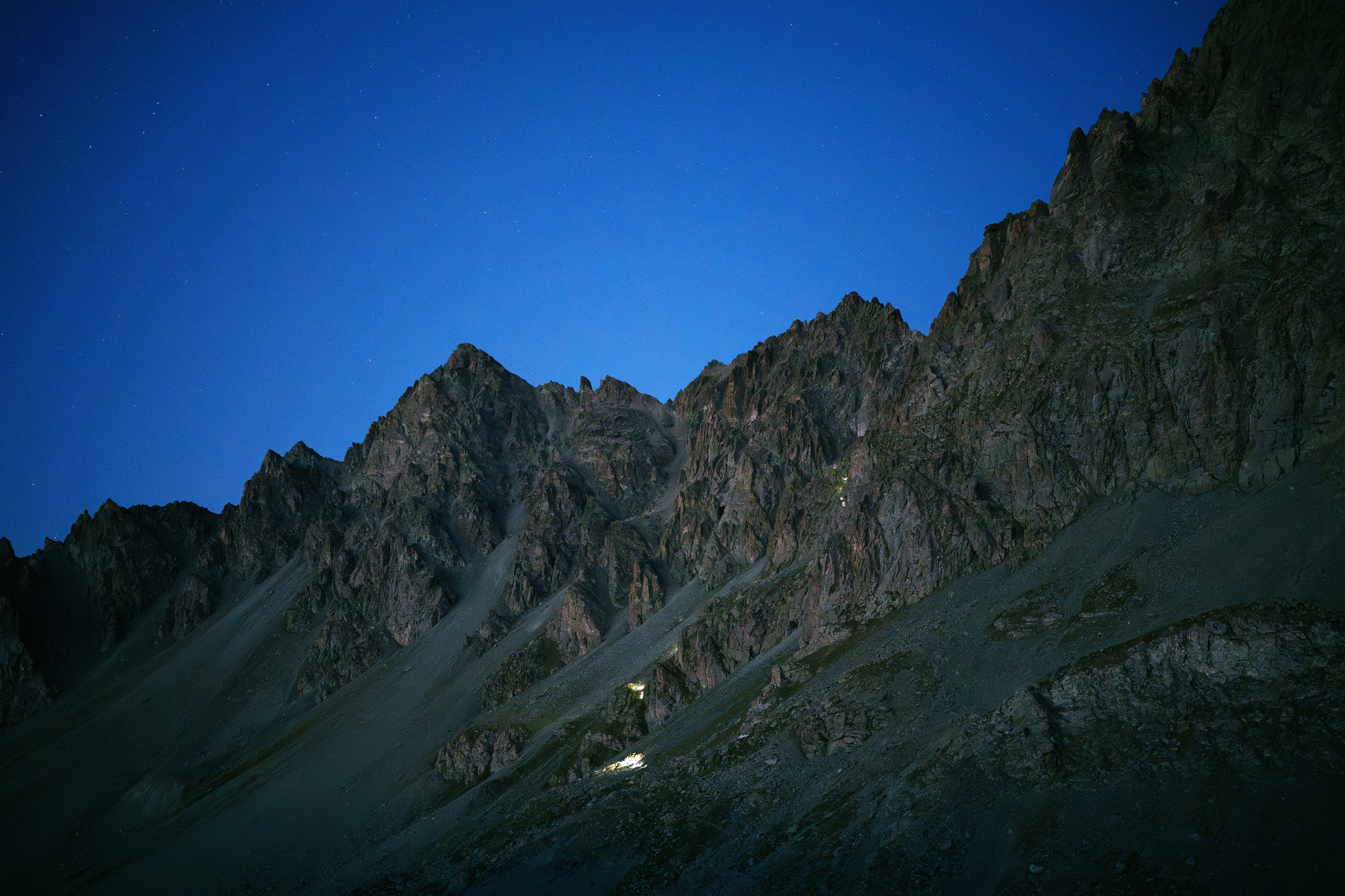 Passo delle Sagnette (2990 m) from Rifugio Quintino Sella al Monviso