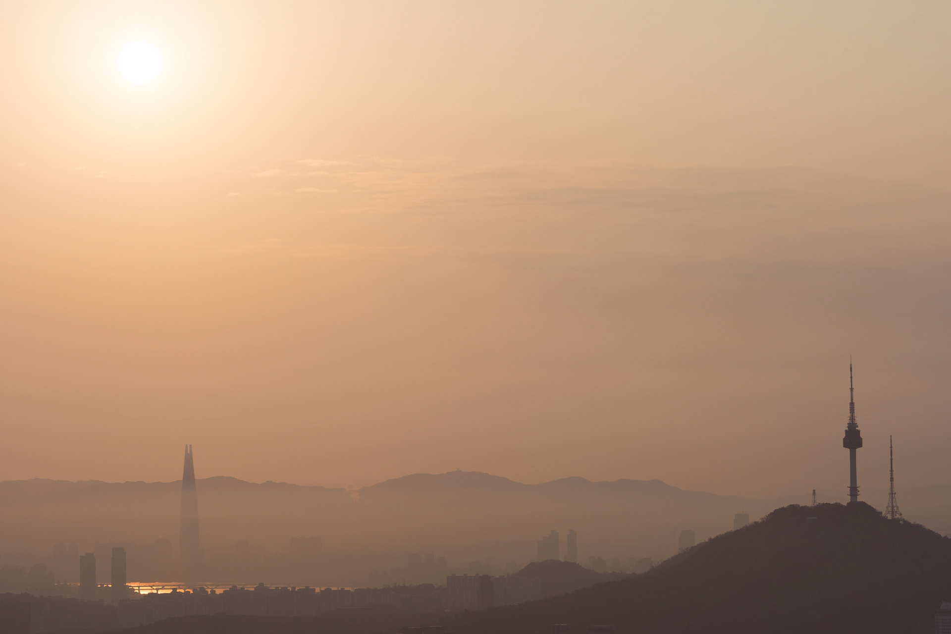 Sunrise Seoul from Ansan Mountain