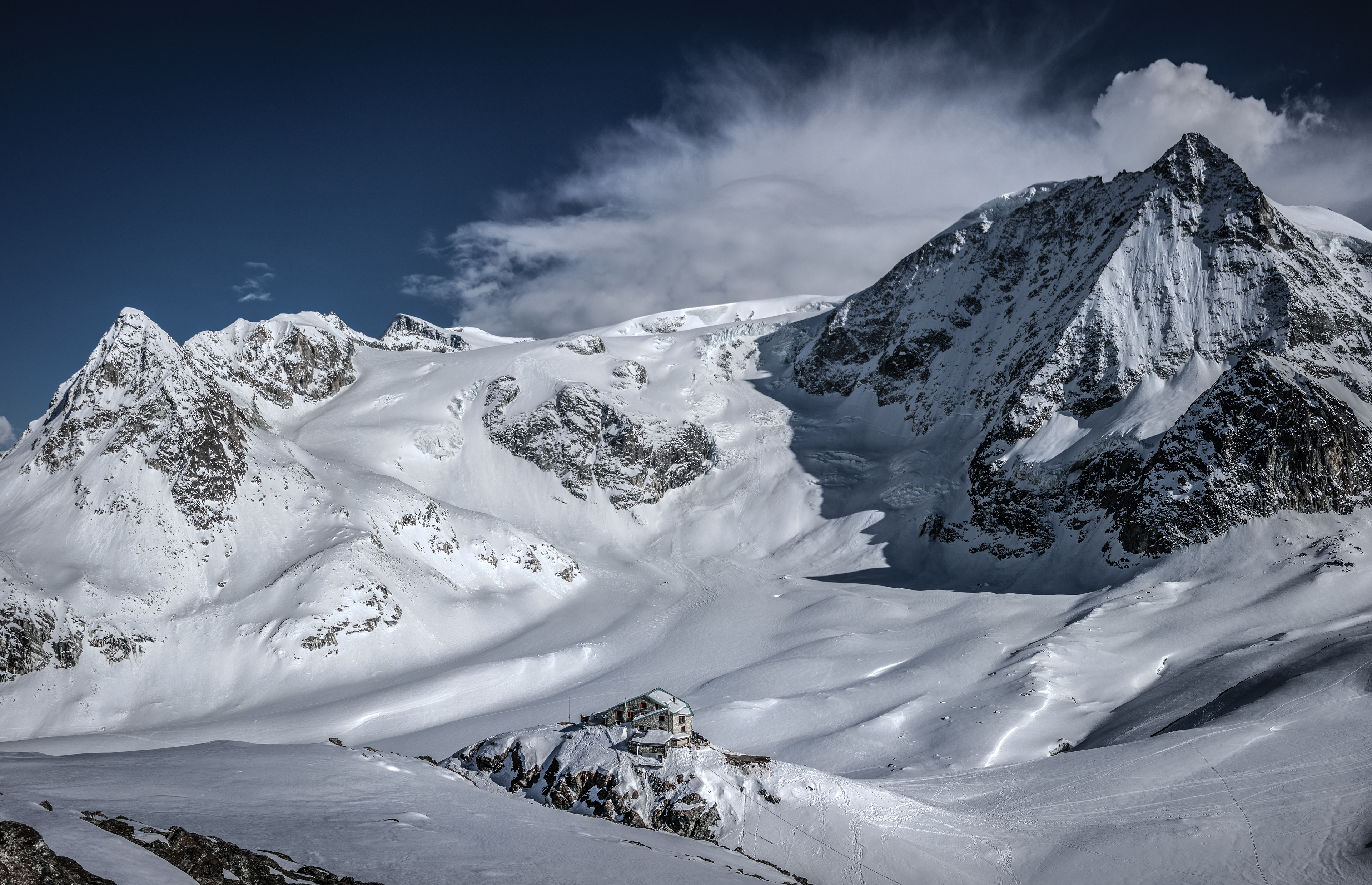 Cabane des Dix (2928 m)