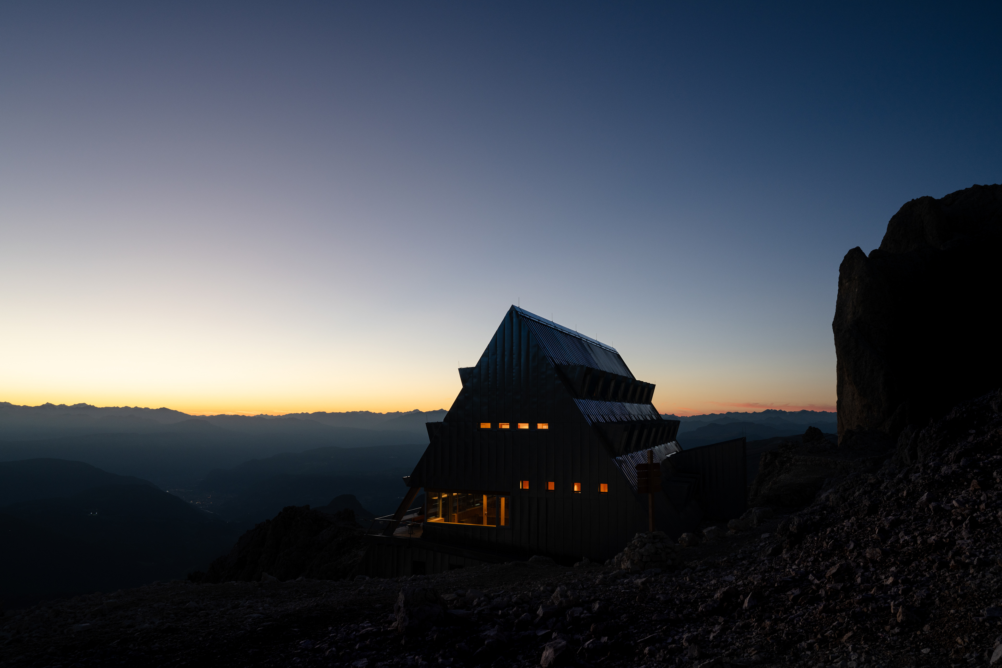 Rifugio Passo Santner (2734 m)