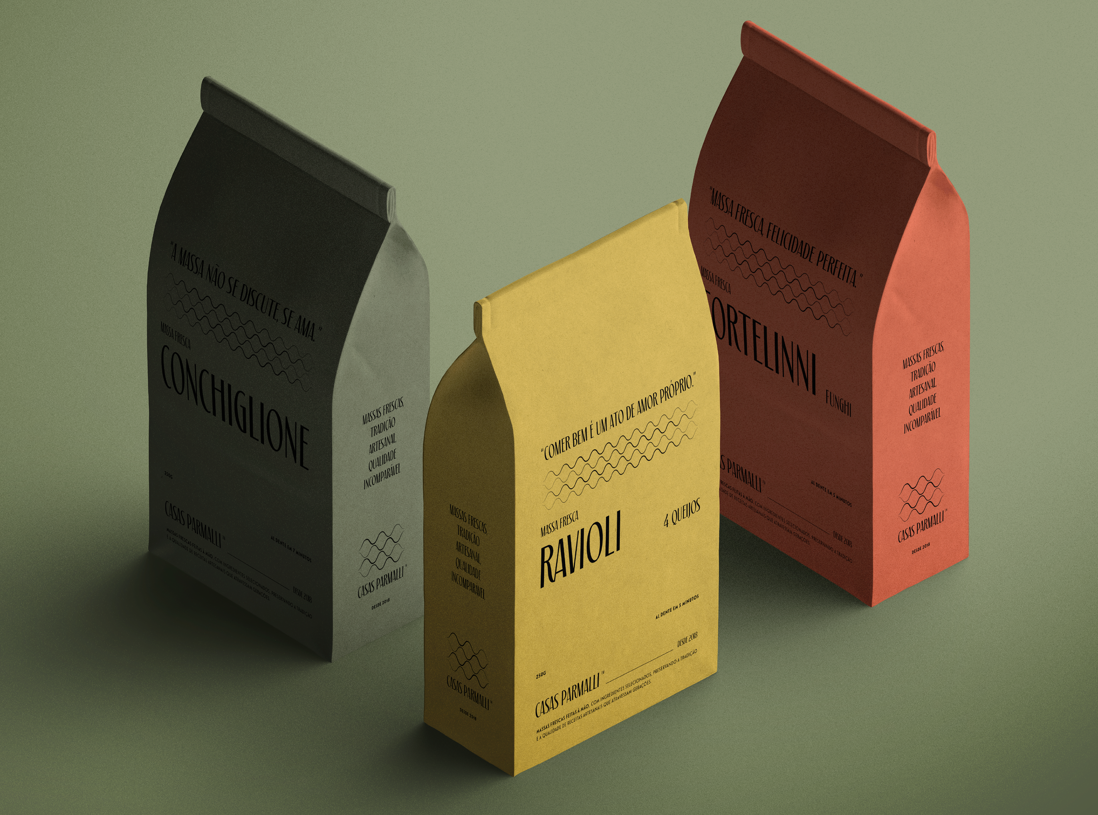 Embalagem de espaguete Casas Parmalli com design de branding moderno e logo estilizado
