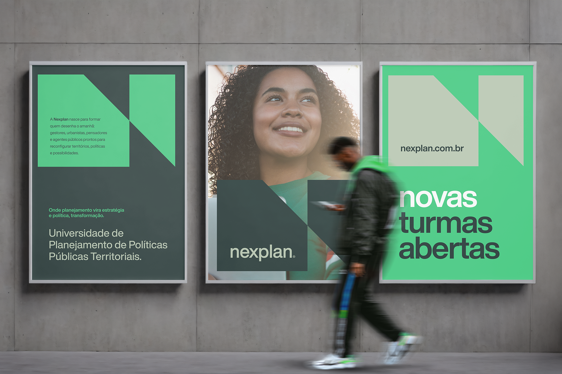 Cartazes urbanos da Nexplan com branding institucional e foco em educação estratégica para políticas públicas e território.