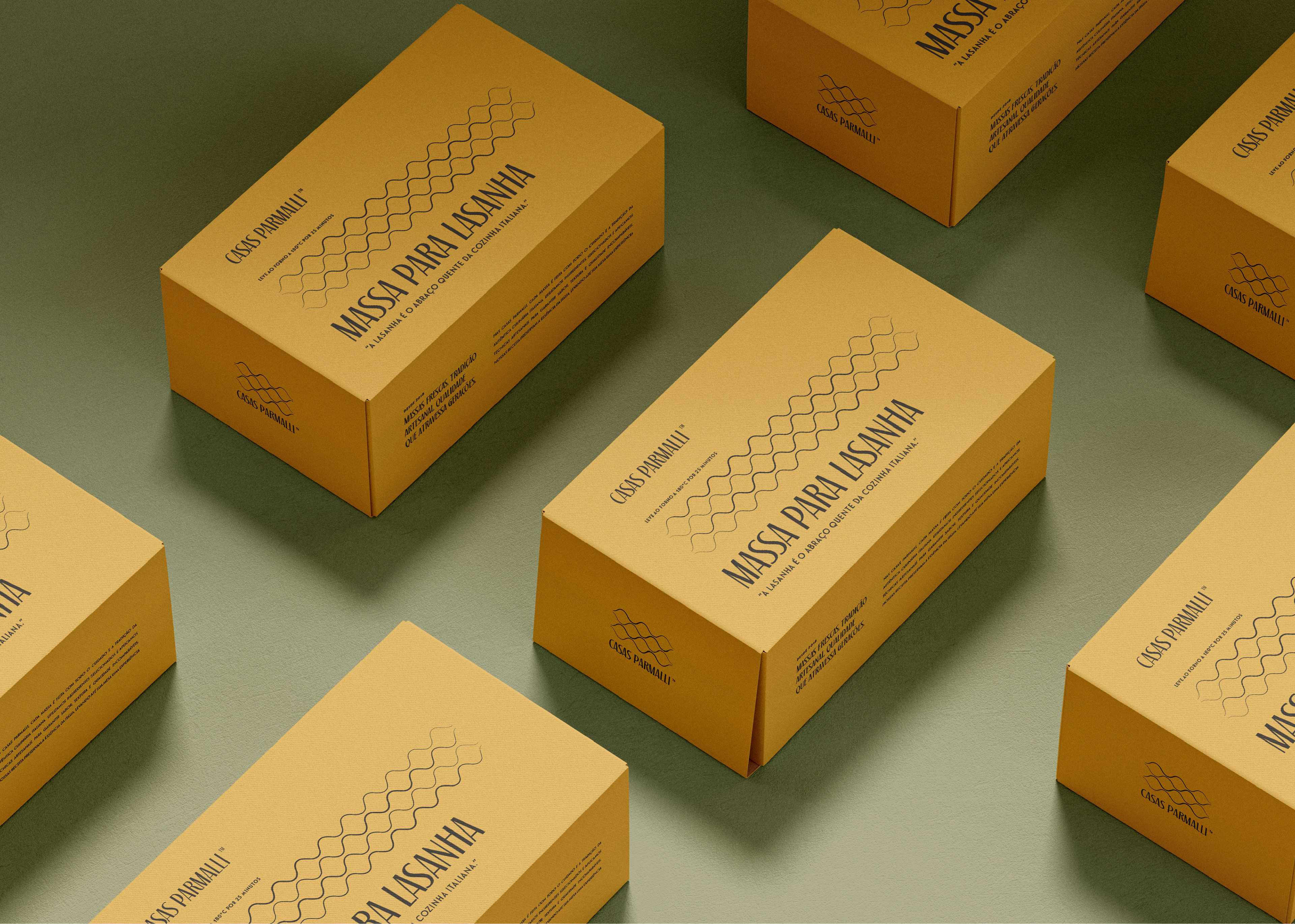 Caixas de massa para lasanha Casas Parmalli com identidade visual atualizada e logo da marca