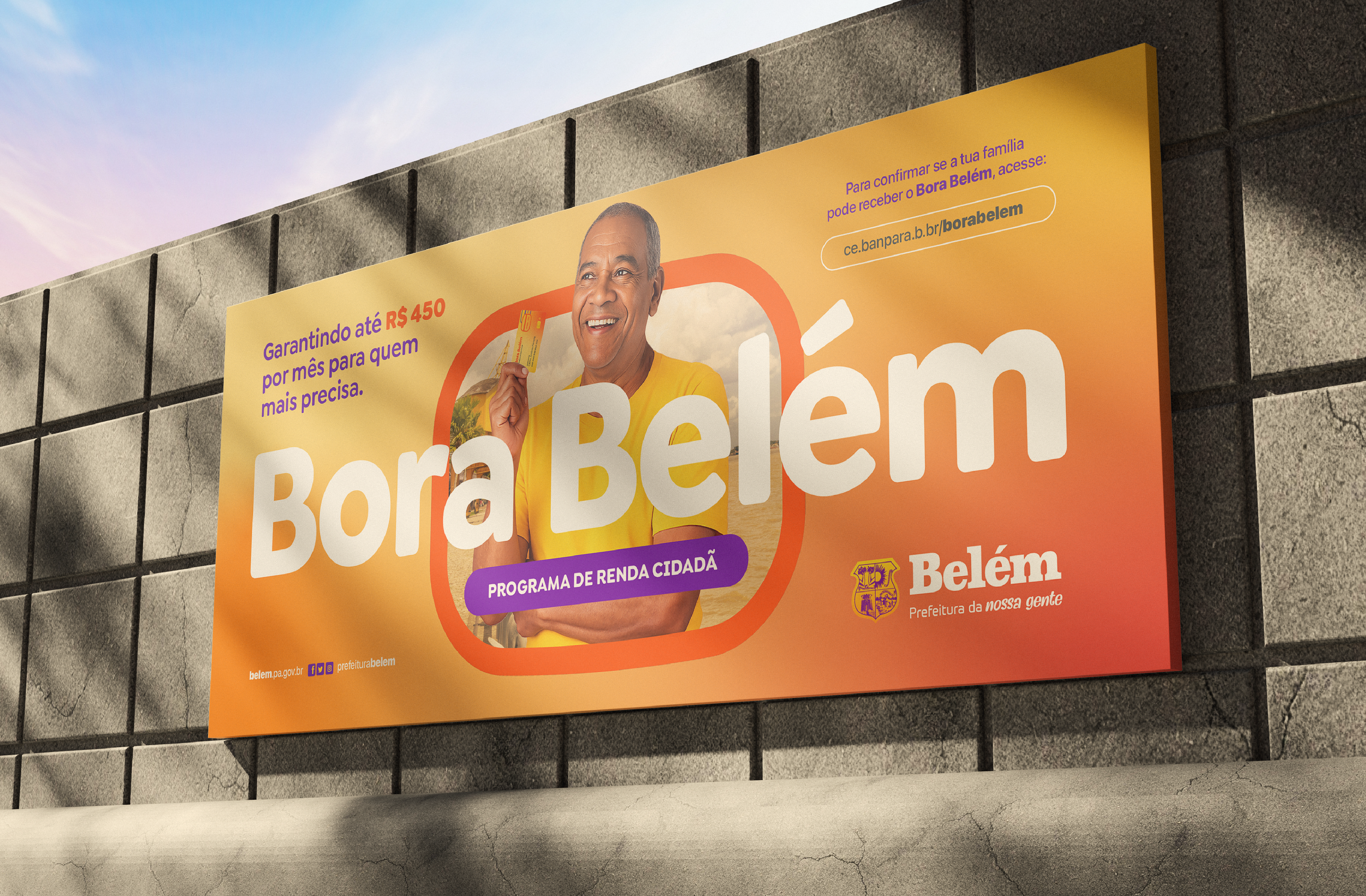 Outdoor com design forte e tipografia chamativa, exemplificando o uso estratégico de branding e identidade visual para comunicação pública eficaz.