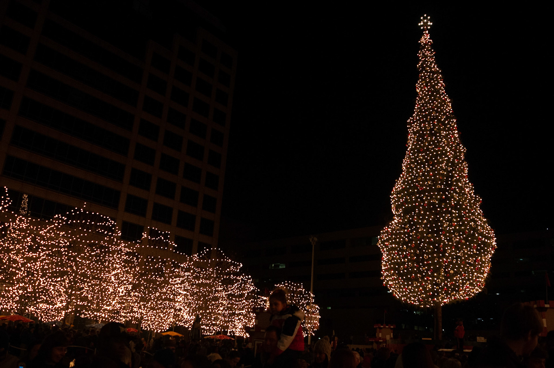 Crown Center Mayor's Christmas Tree