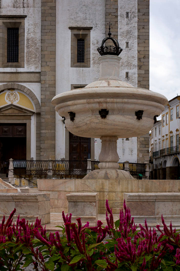 Fontaine, Place de Giraldo, Evora