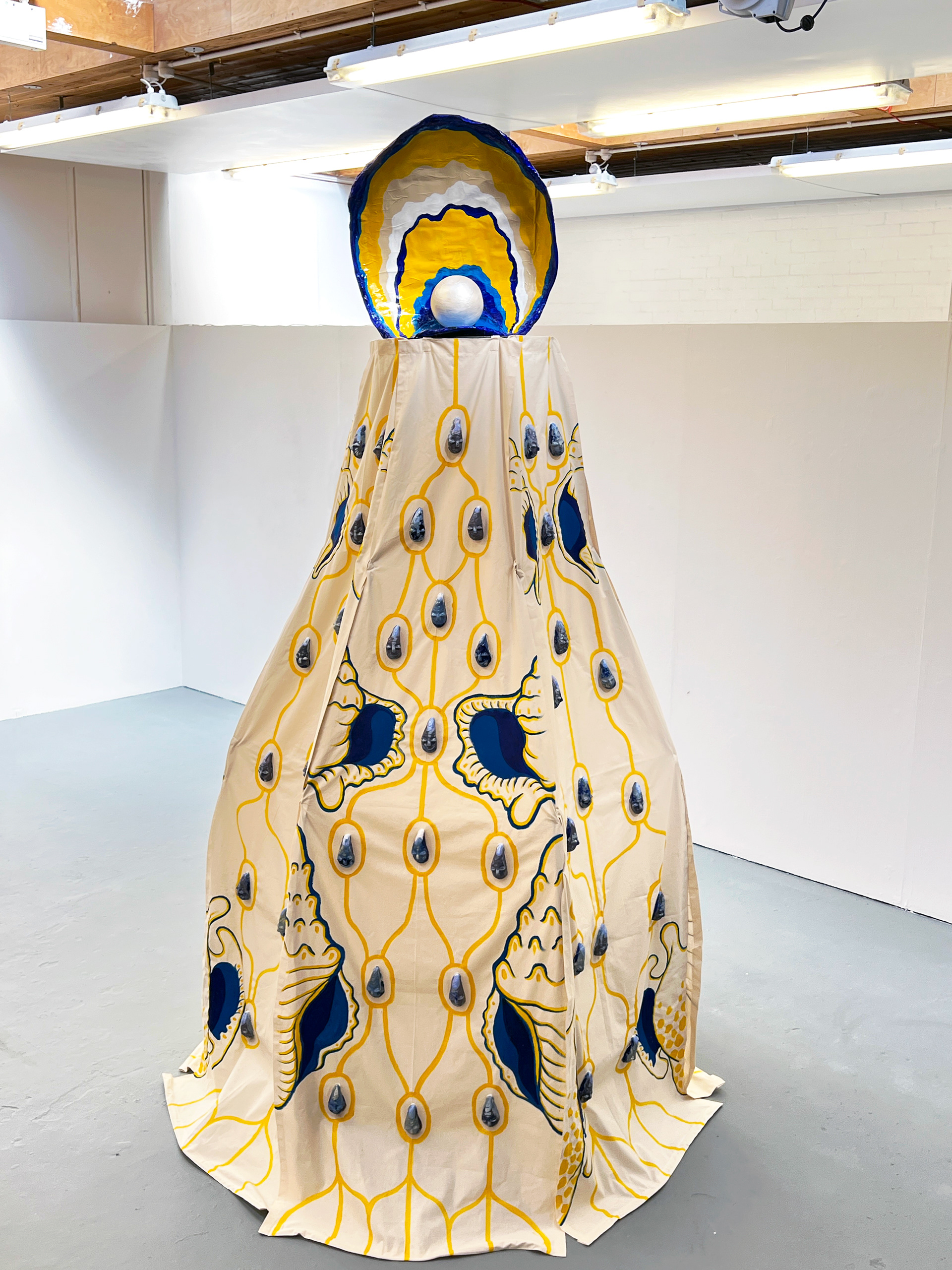 Avatar of the Beachcomber, UCA Farnham (Steel, calico, aluminium mesh, modelling wire, papier-mâché, ceramics, polystyrene ball, acrylic paint) 160 x 160 x 280cm (approx.) (2025)