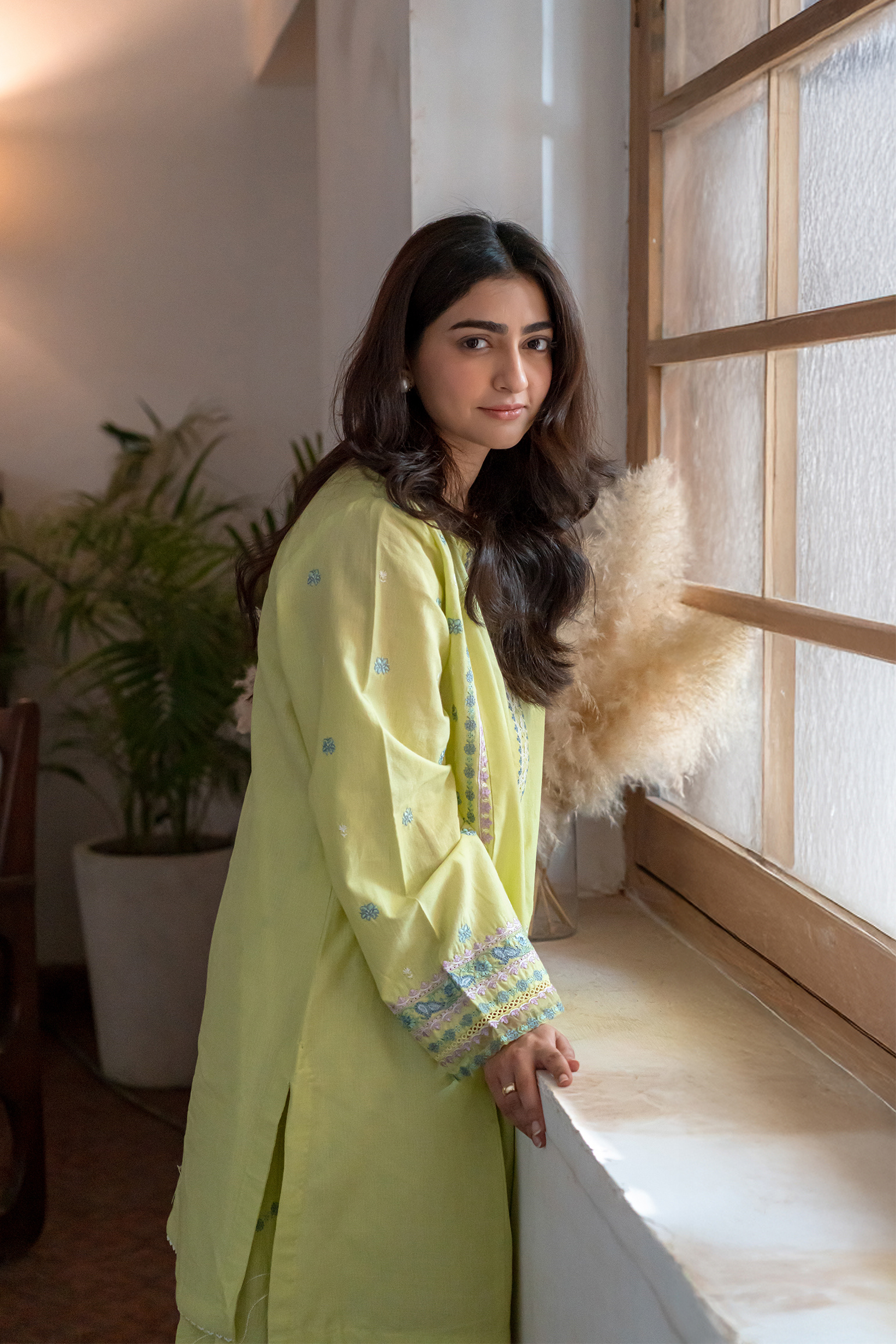 Pakistani actress Maha Hassan lifestyle photoshoot by Zubair Malik Photography Lahore