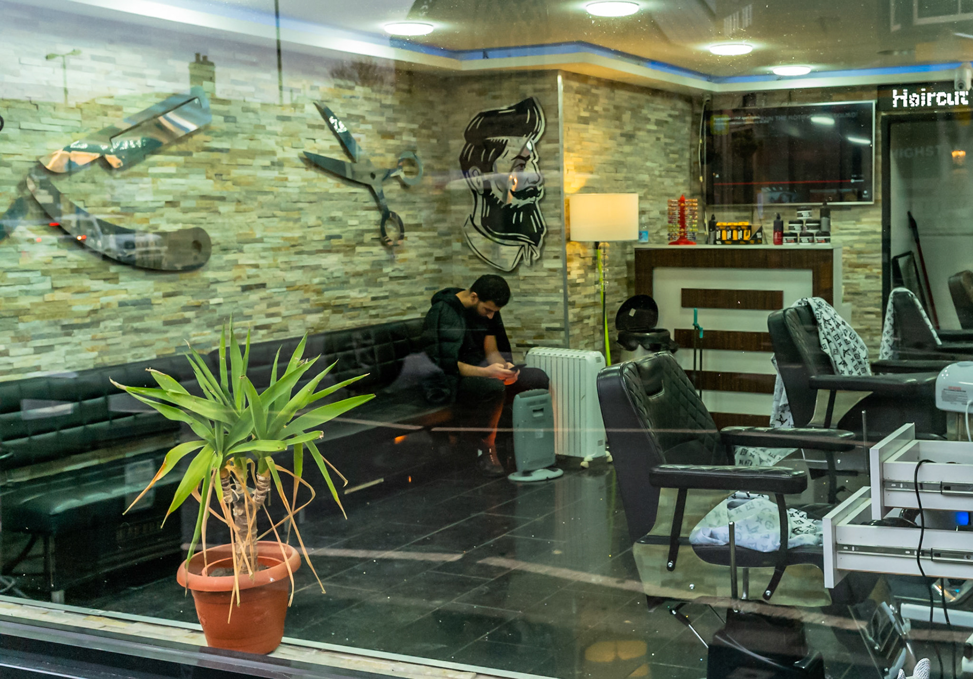 Empty barbers