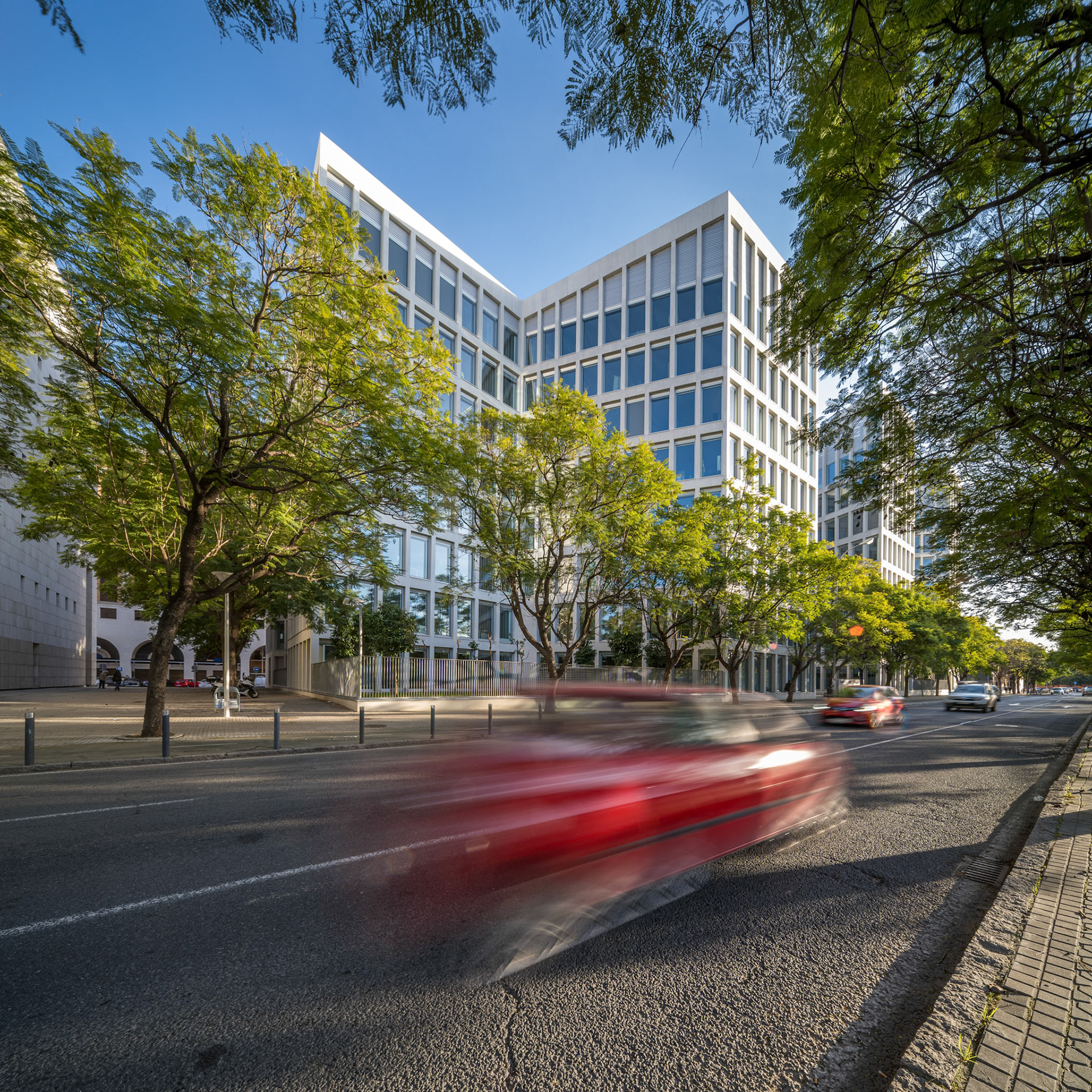 Picasso Building, by Cruz y Ortiz architects, Seville, Spain