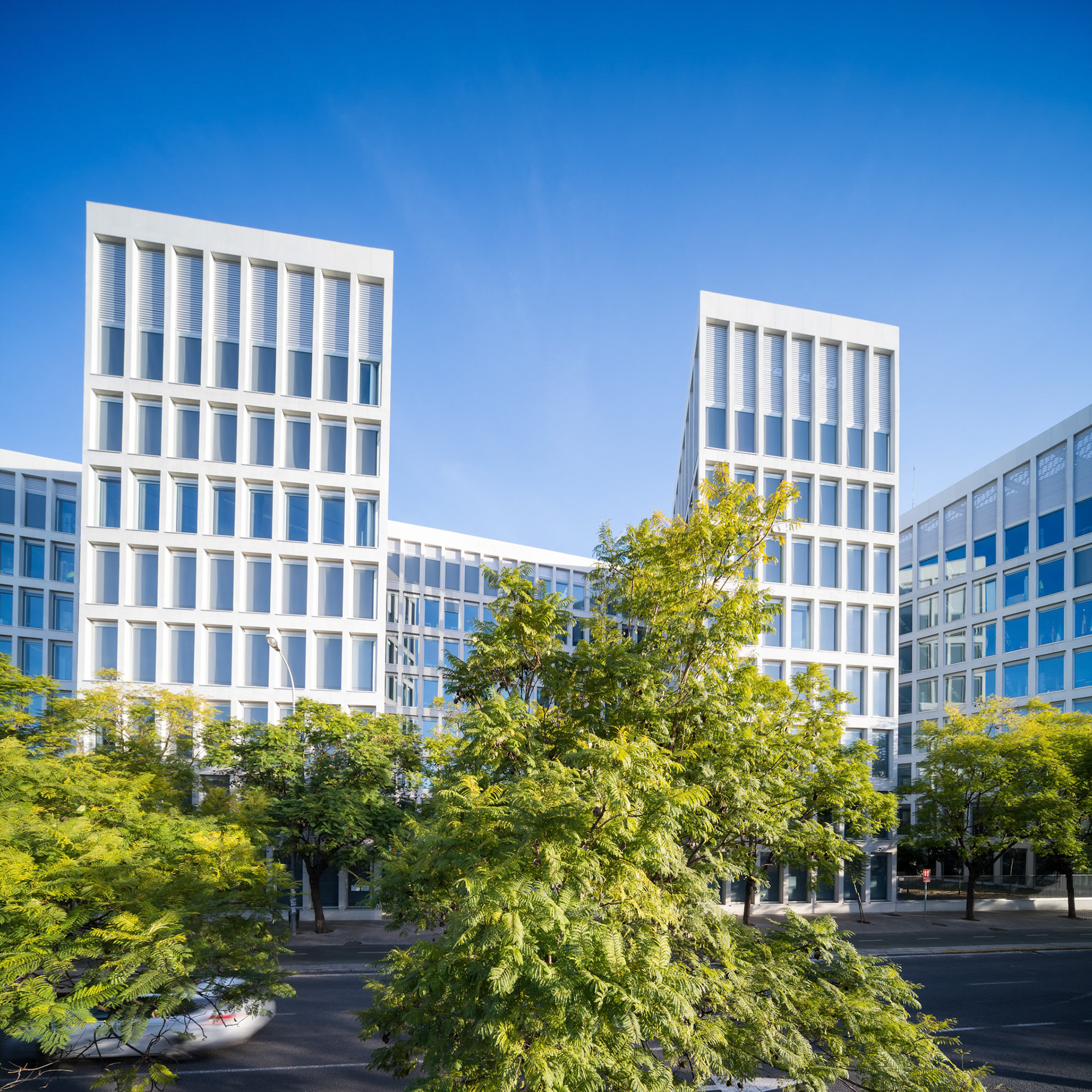Picasso Building, by Cruz y Ortiz architects, Seville, Spain