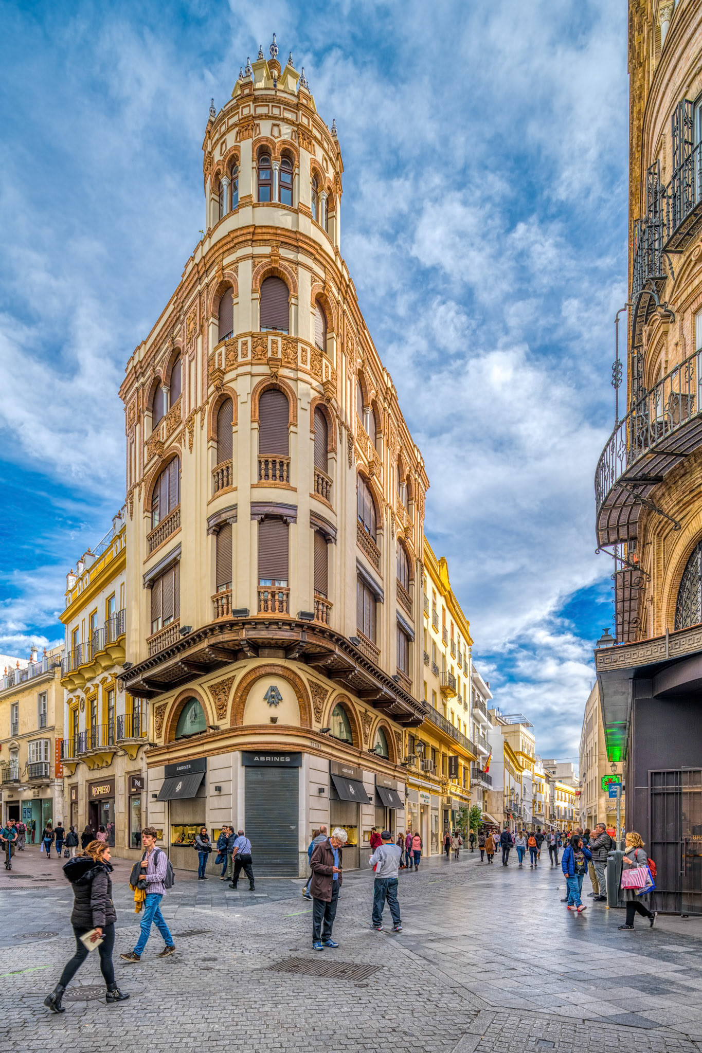 Ocaña Carrascosa house, by Juan Talavera y Heredia (1927), Tetuan street, Seville, Spain