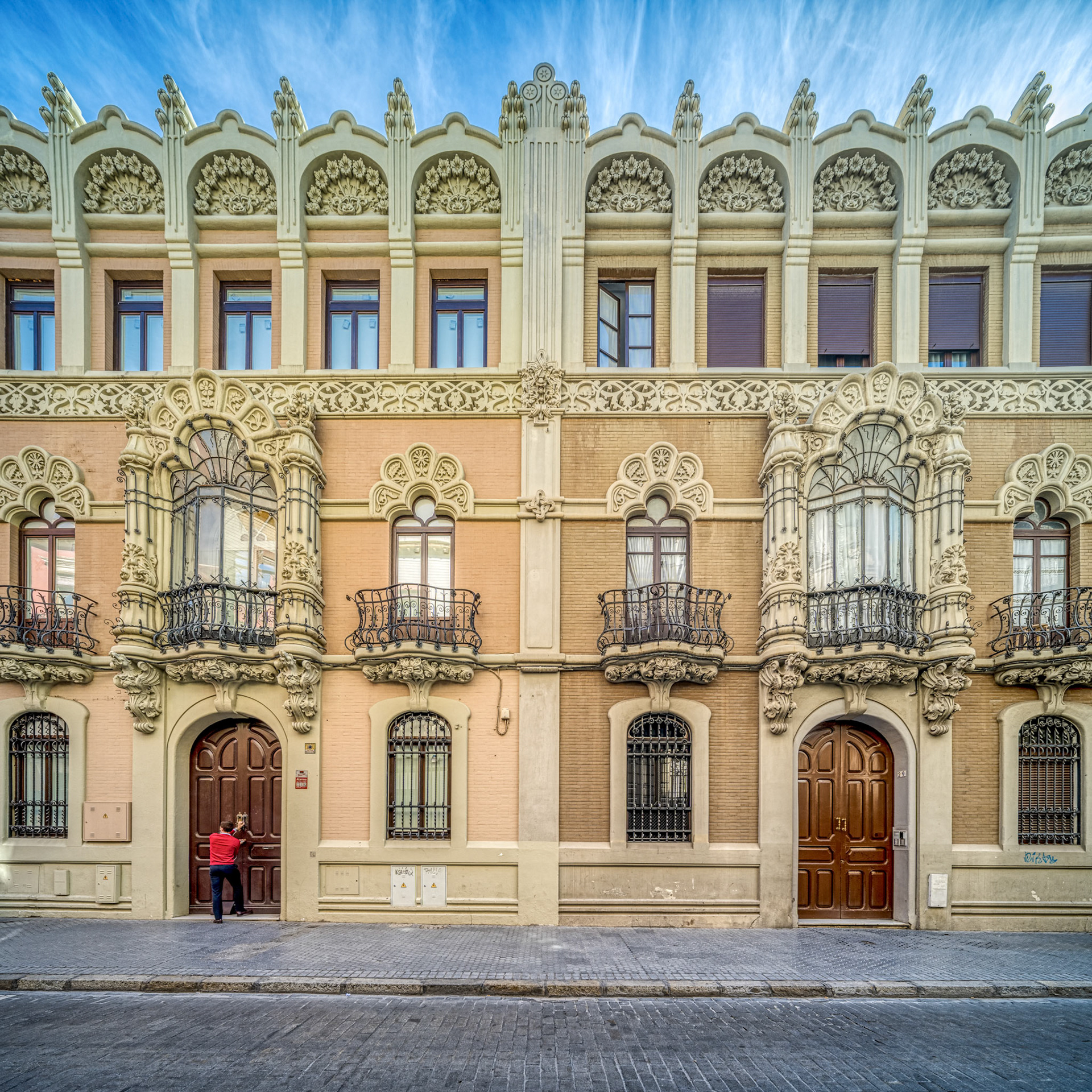 Front view of the modernist Laureano Montoto House by Aníbal González in Sevilla, España. Beautifully detailed architecture from 1905.
