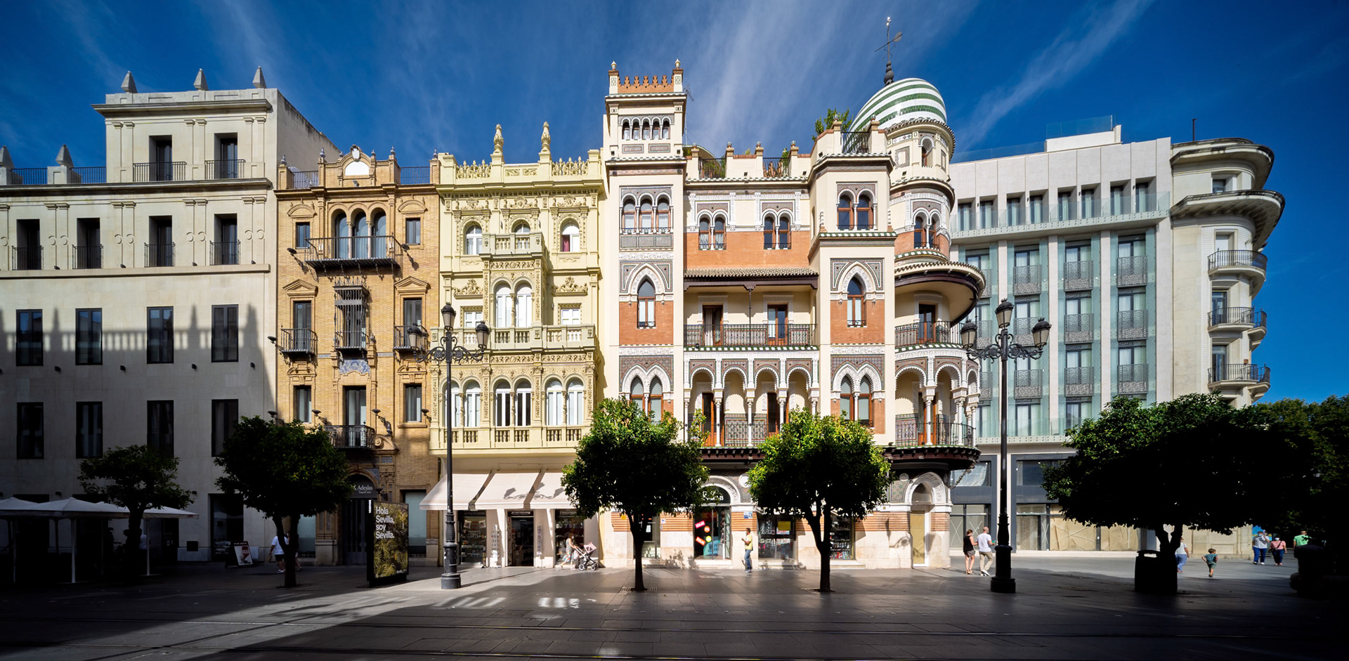 Early 20th-century architecture on Seville’s Avenida—La Adriática, Espiau’s house for Manuel García, and Aníbal González’s Sánchez-Dalp residence mark the first stretch.