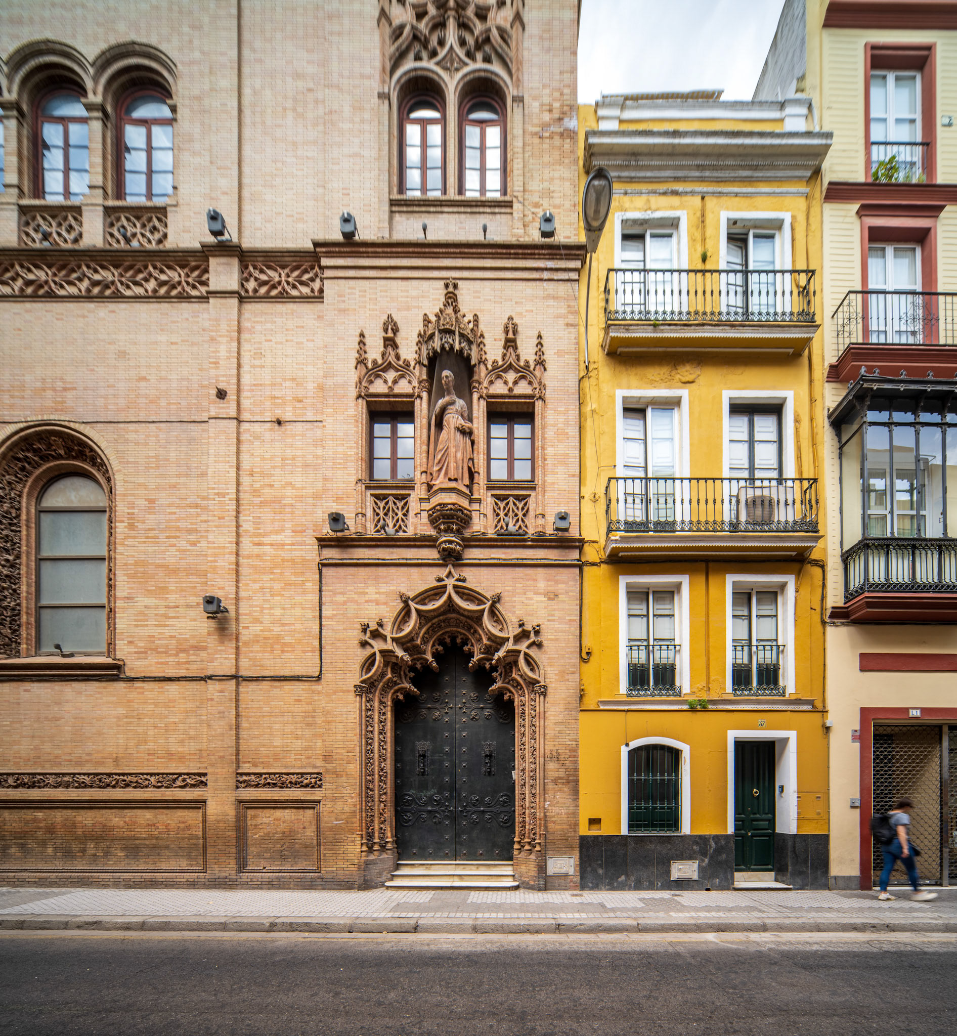 The Capilla de los Luises, designed by Anibal Gonzalez, showcases beautiful gothic architecture.