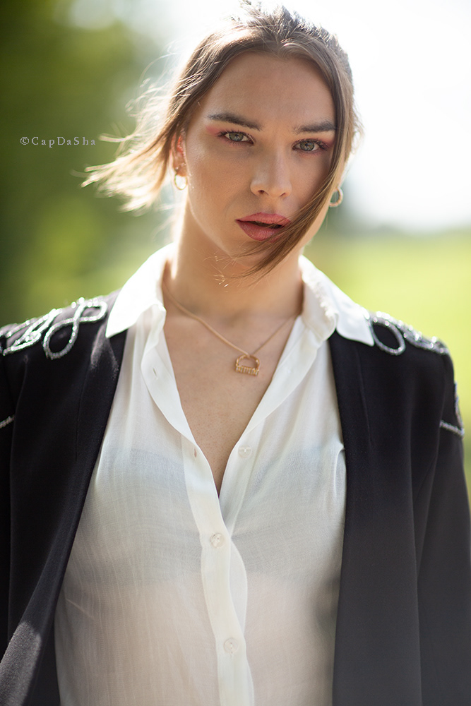 Ritratto Moda Book Modella Mezzo Busto