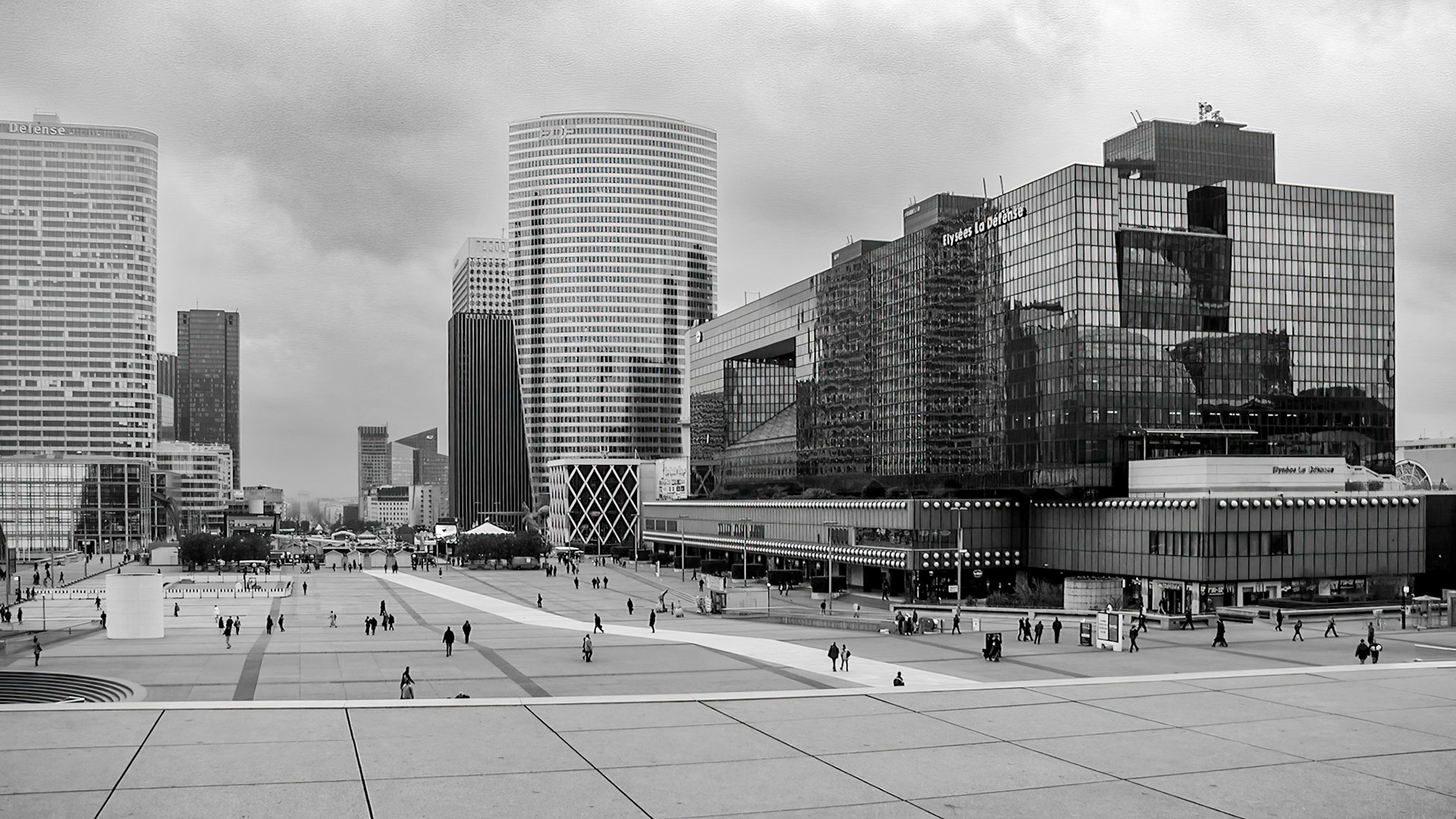 Esplanade de la Defense, Paris