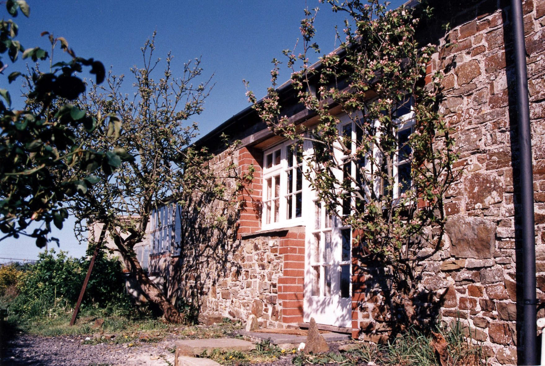 Appletree Cottage, West Pusehill Farm Cottages, Westward Ho! North Devon EX39 5AH