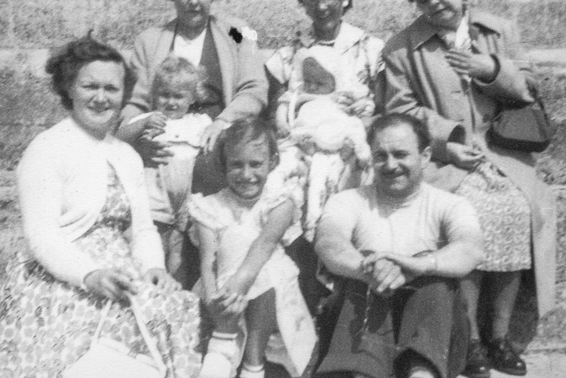 Back - Nana Hill with Malcom, Ena with Susan, Lily. Front - Gladys, Maureen, Jim