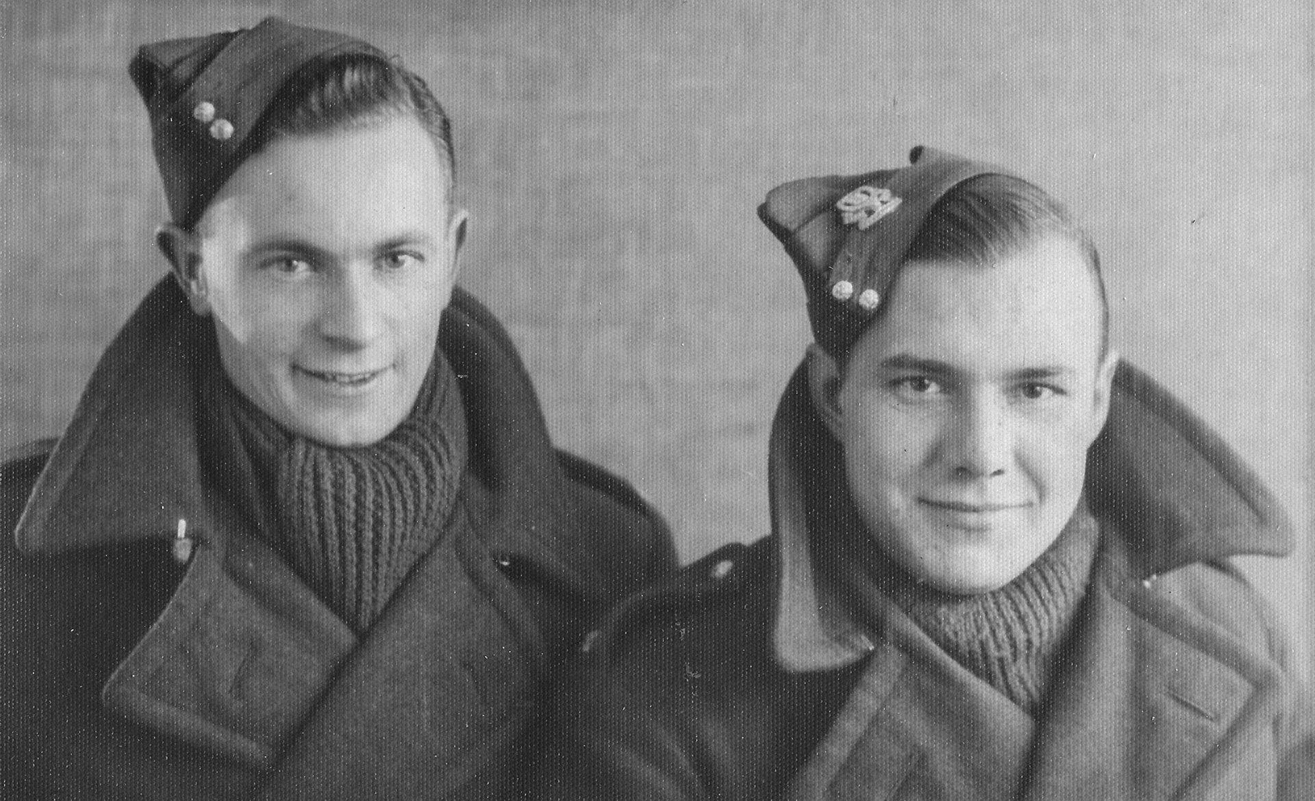 Bill Hill and his army pal, 1940