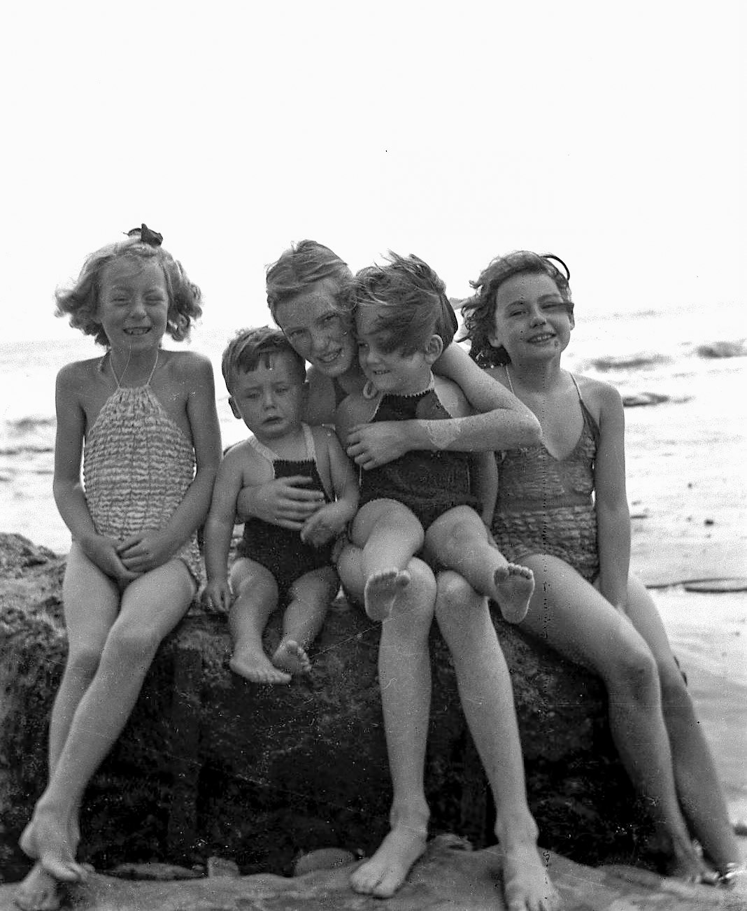 "Summer 1949 Laurene 3 Stuart 1 Elizabeth Jeffreys, Marueen Pills, Ann Punchard"