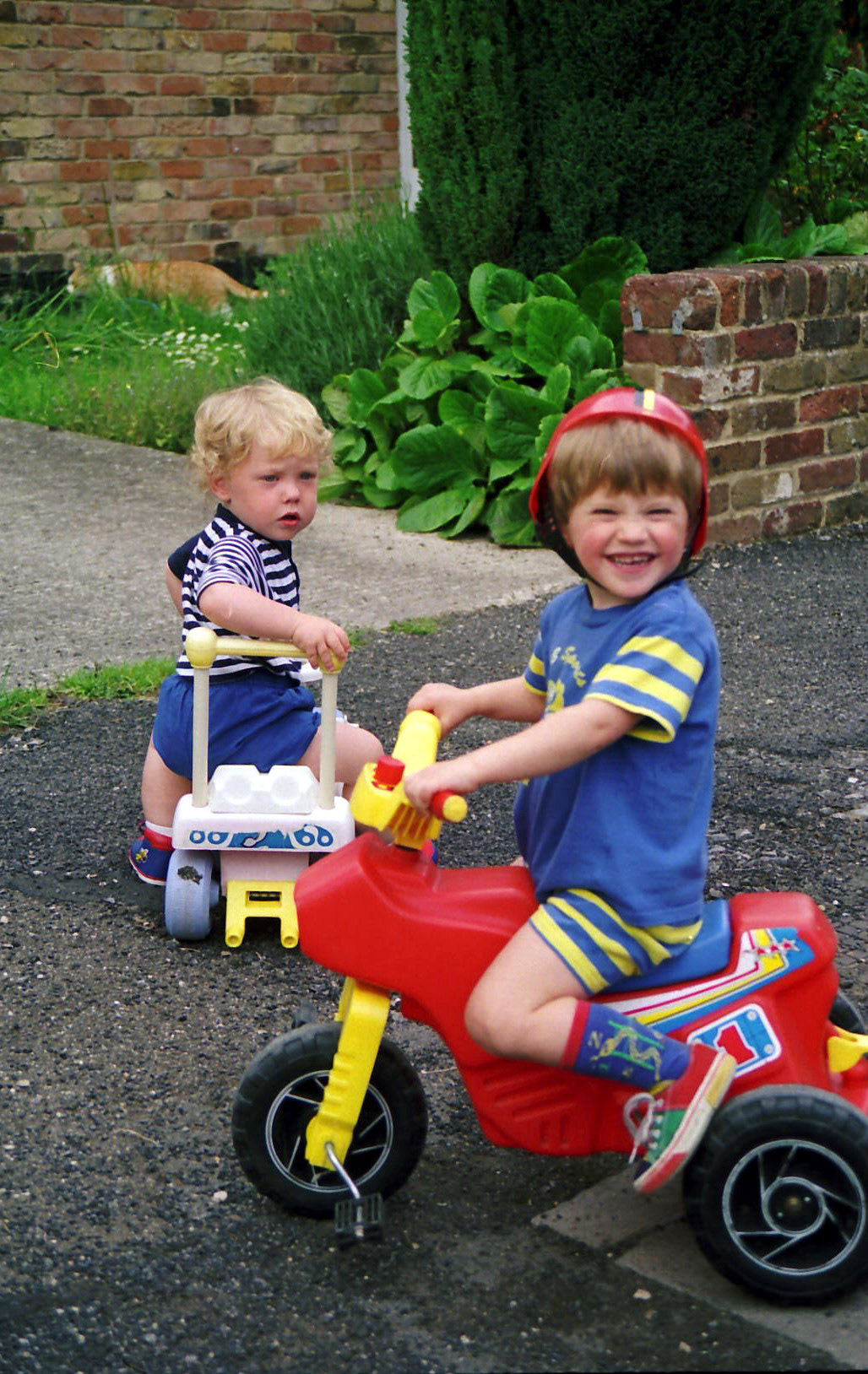 Robert, Gordon and Charlie playing in Haywards Close